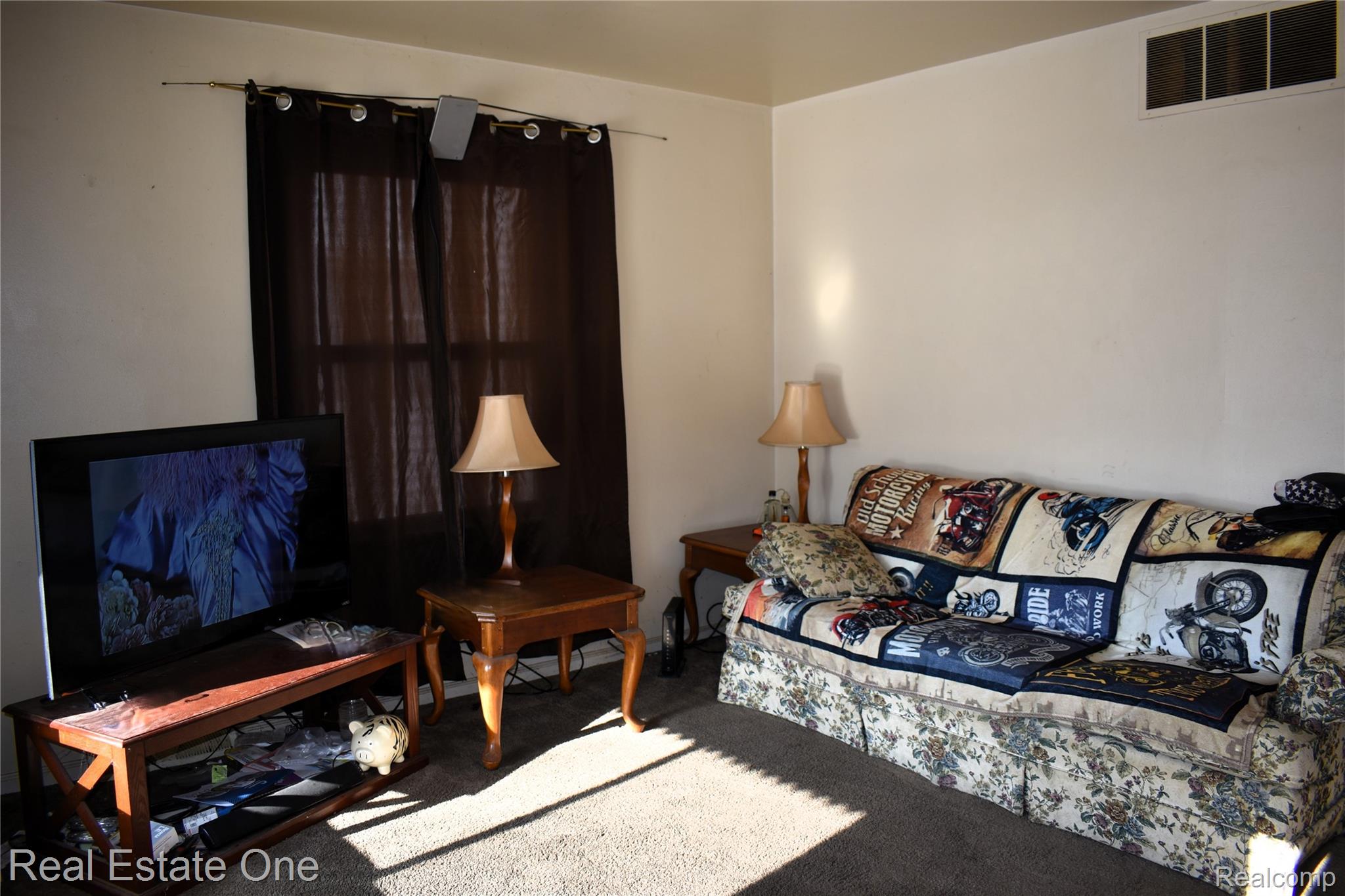 11327 Sherman Avenue Property Photo 3