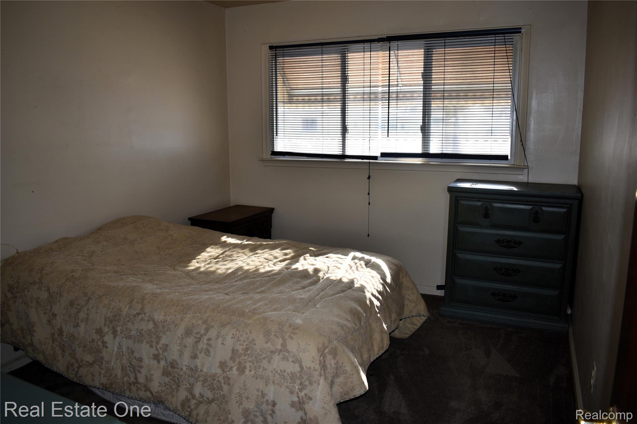 11327 Sherman Avenue Property Photo 6