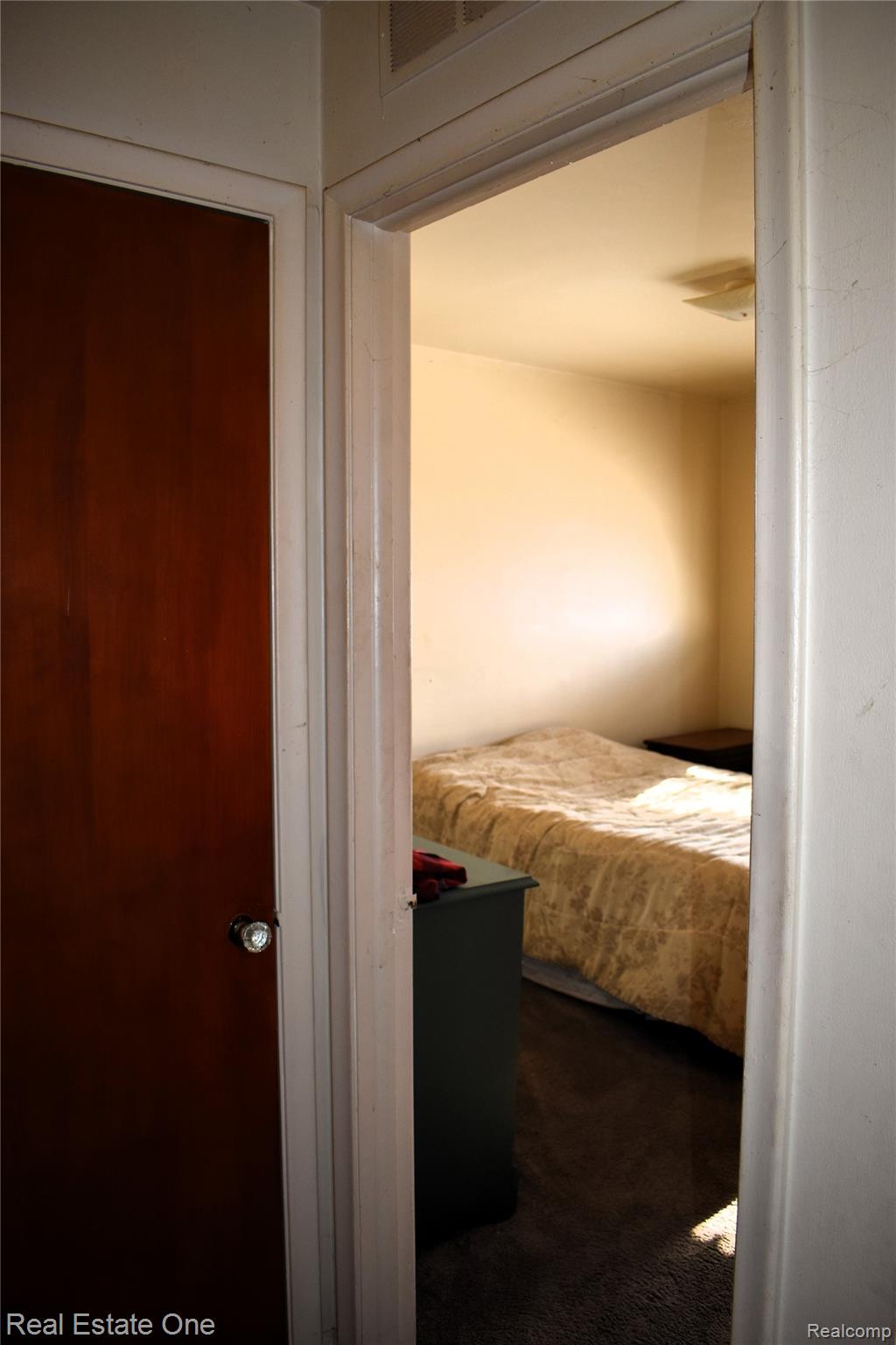 11327 Sherman Avenue Property Photo 7
