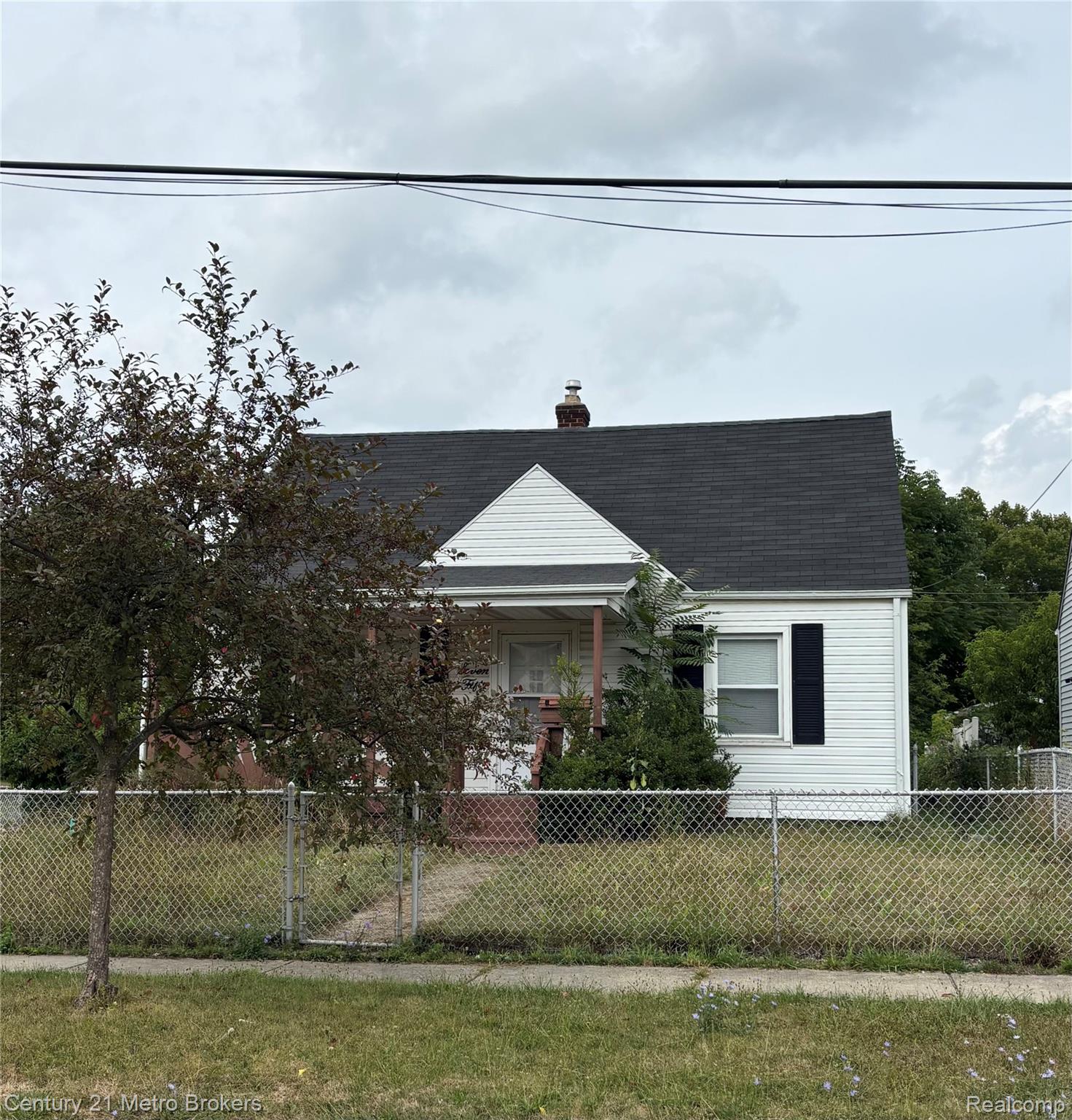 750 Ingleside Avenue Property Photo 1