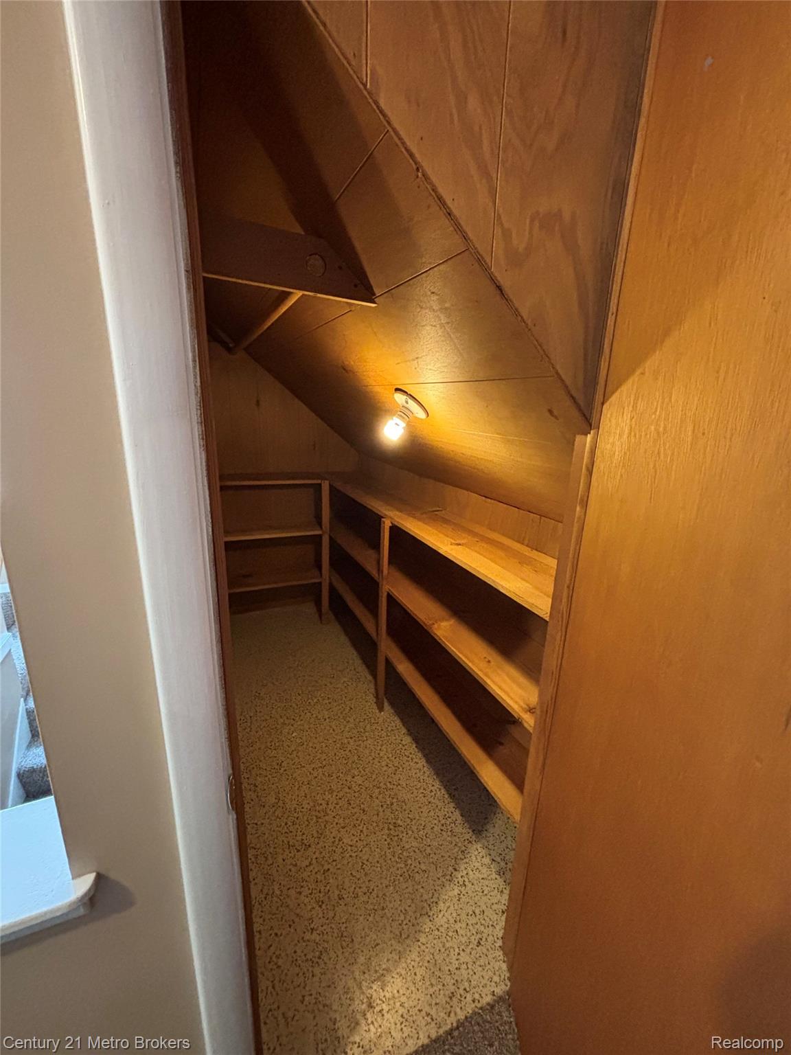 750 Ingleside Avenue Property Photo 18