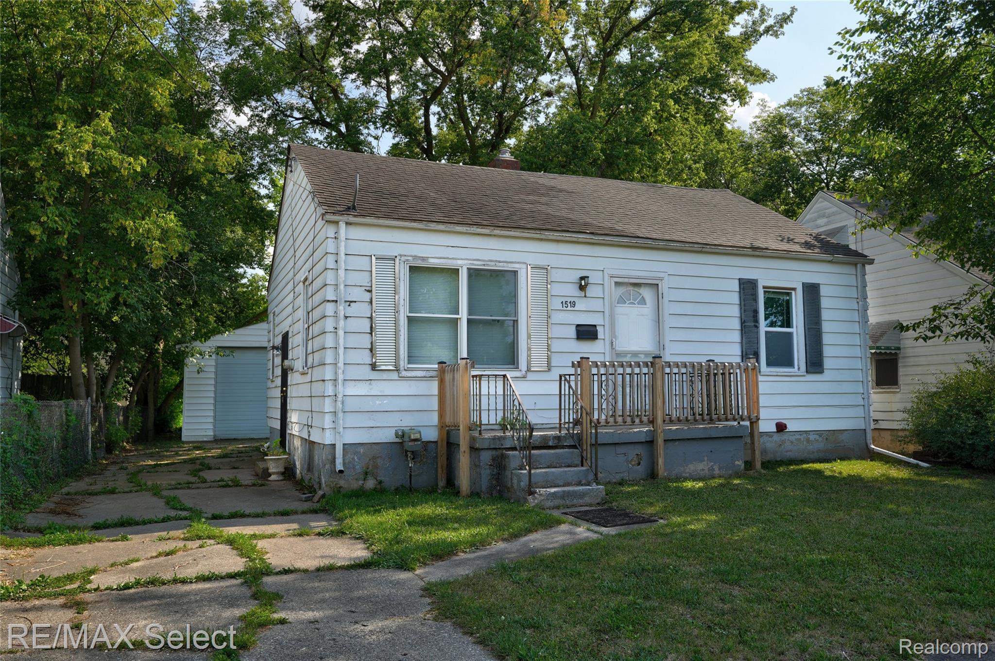 1519 Lincoln Avenue Property Photo 1