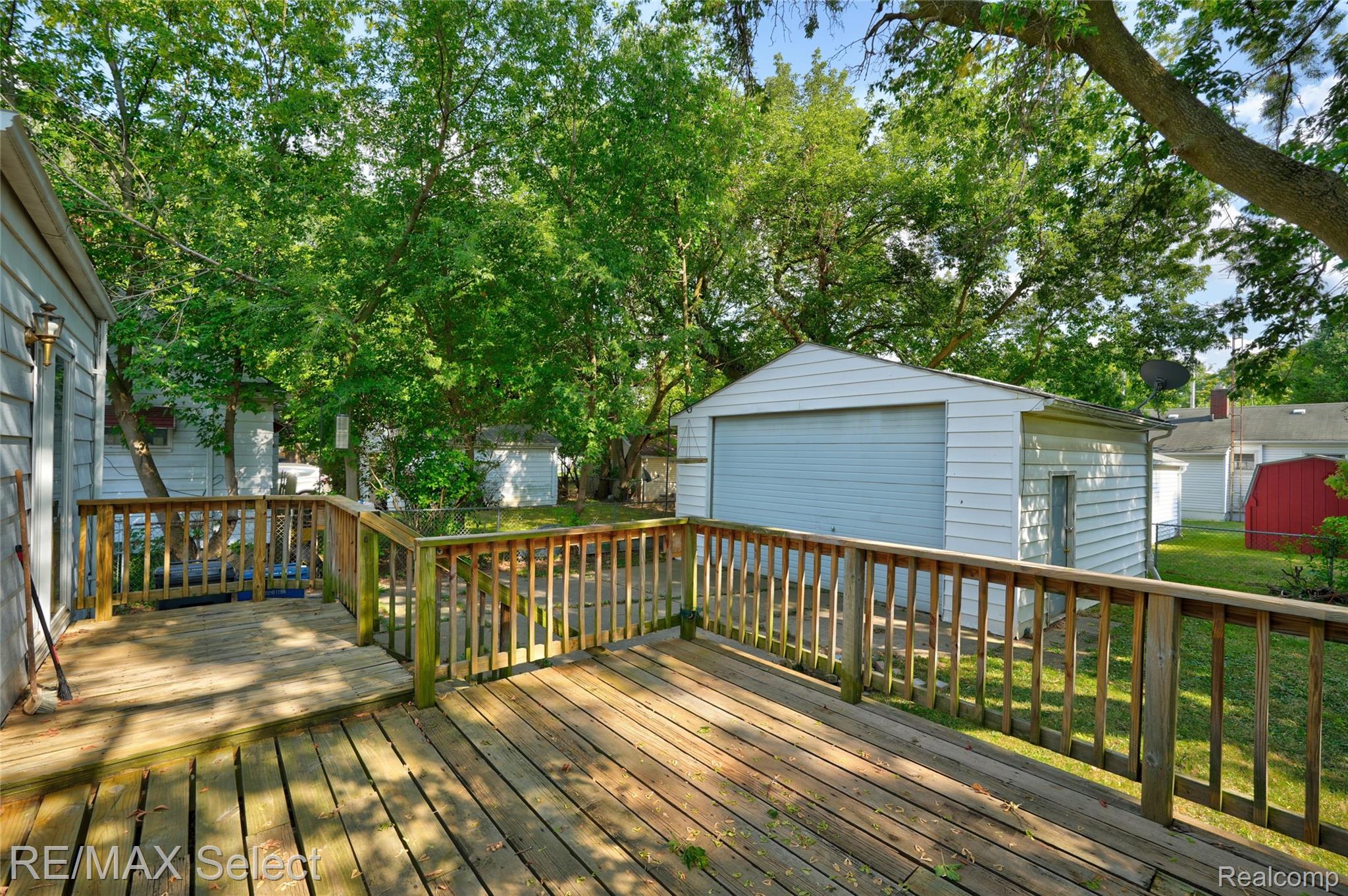 1519 Lincoln Avenue Property Photo 4