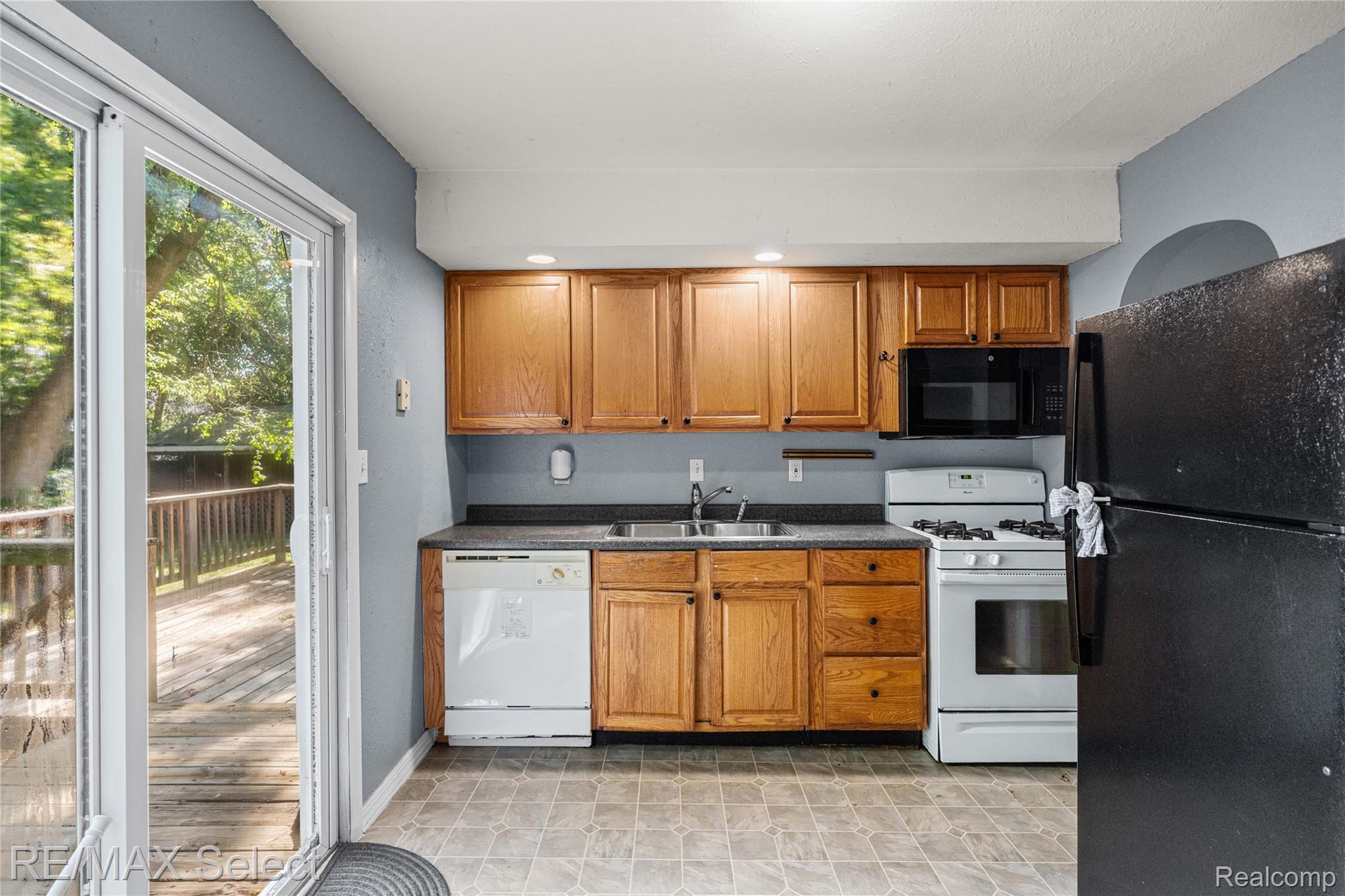 1519 Lincoln Avenue Property Photo 8