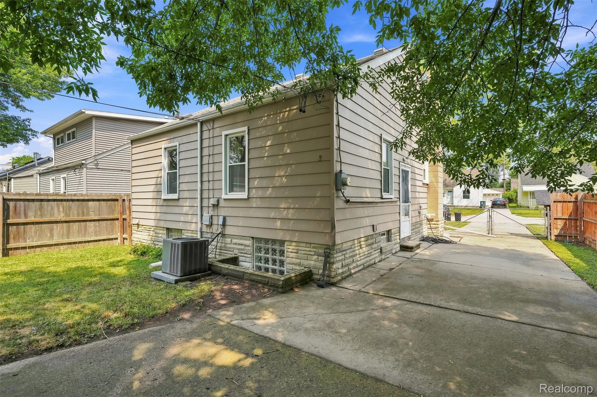 2400 Guthrie Avenue Property Photo 19