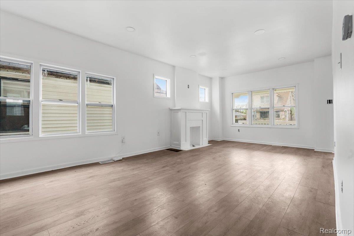 18030 Mackay Street Property Photo 4
