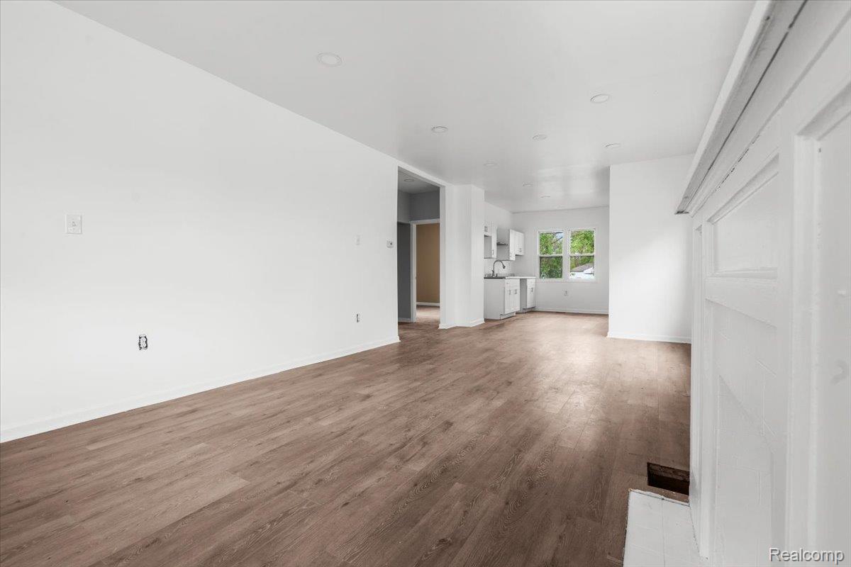 18030 Mackay Street Property Photo 5