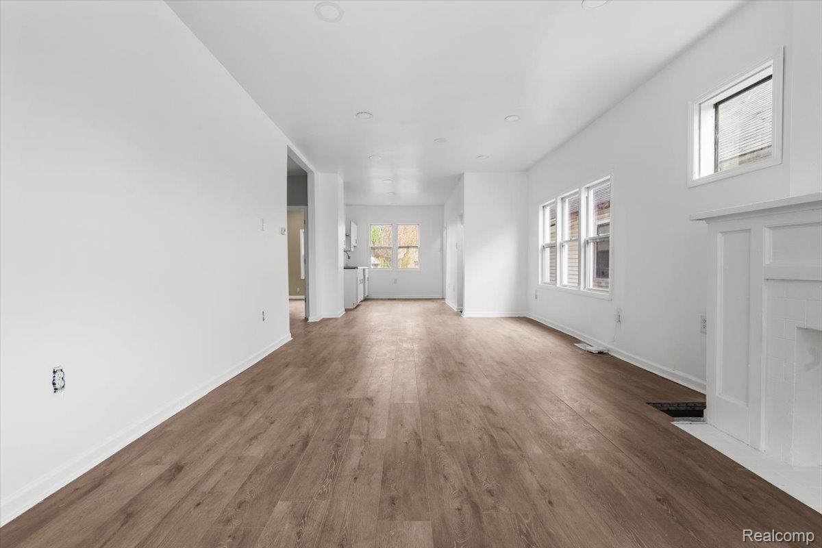 18030 Mackay Street Property Photo 7