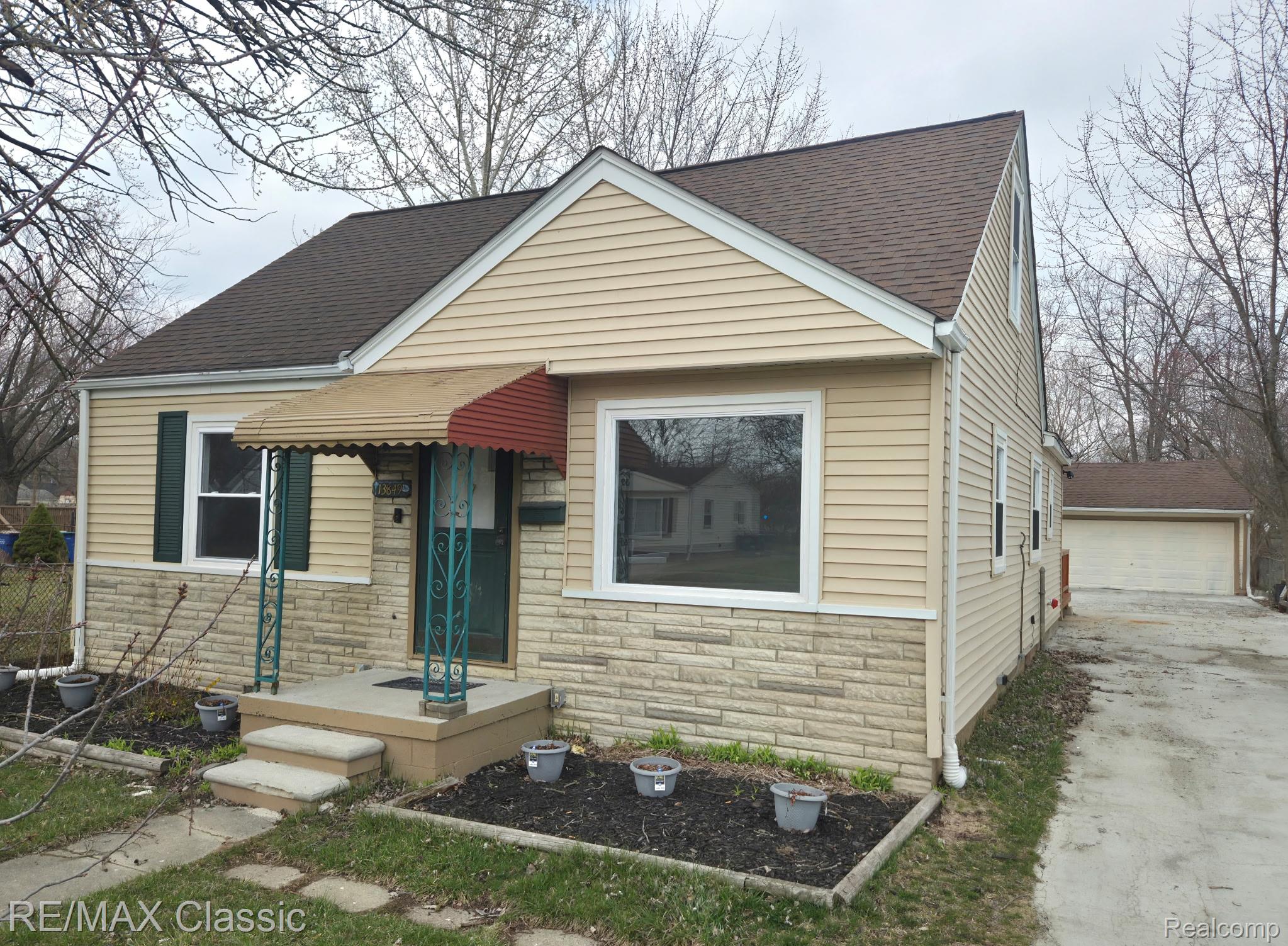 13849 Leonard Avenue Property Photo 2