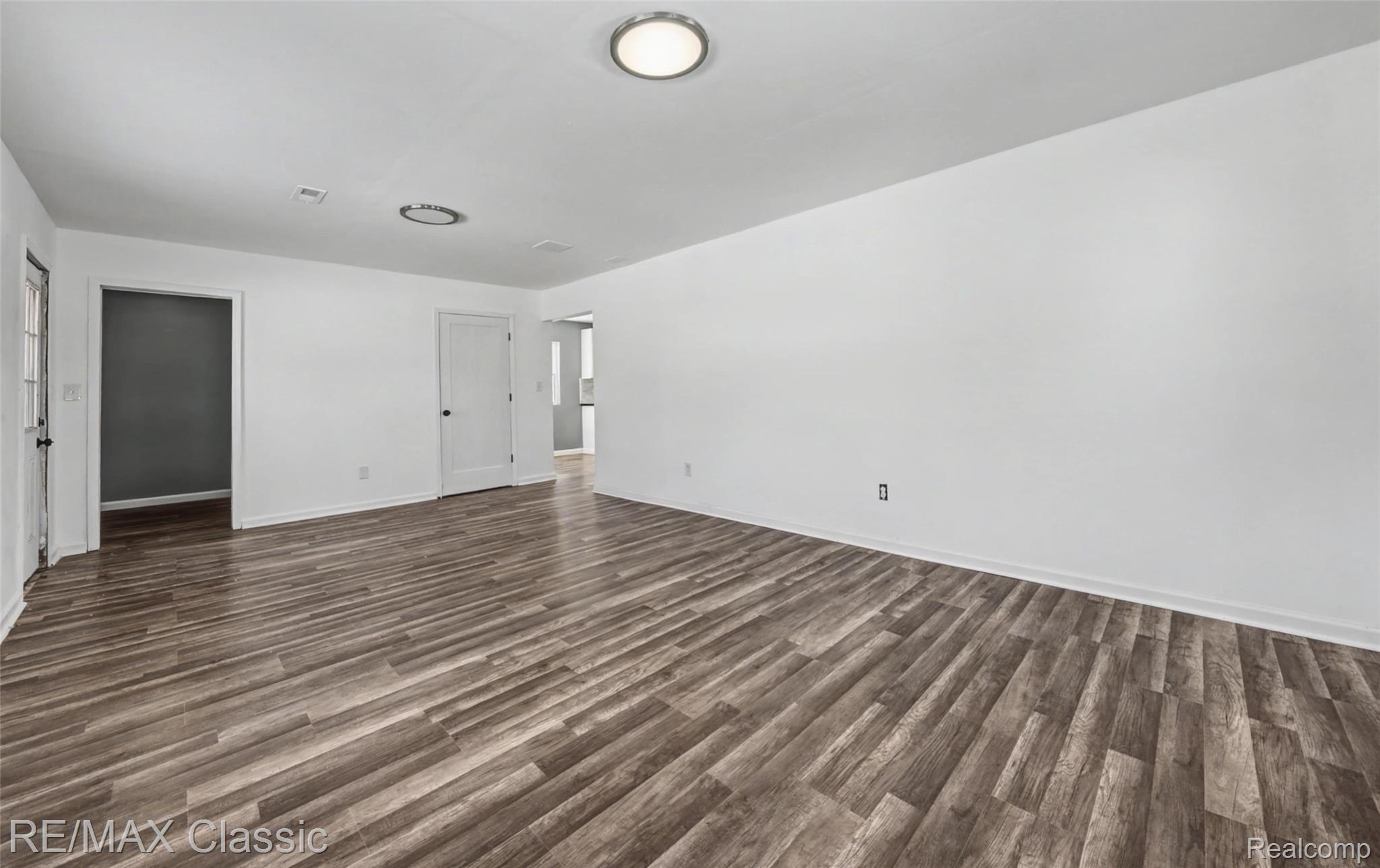 13849 Leonard Avenue Property Photo 4