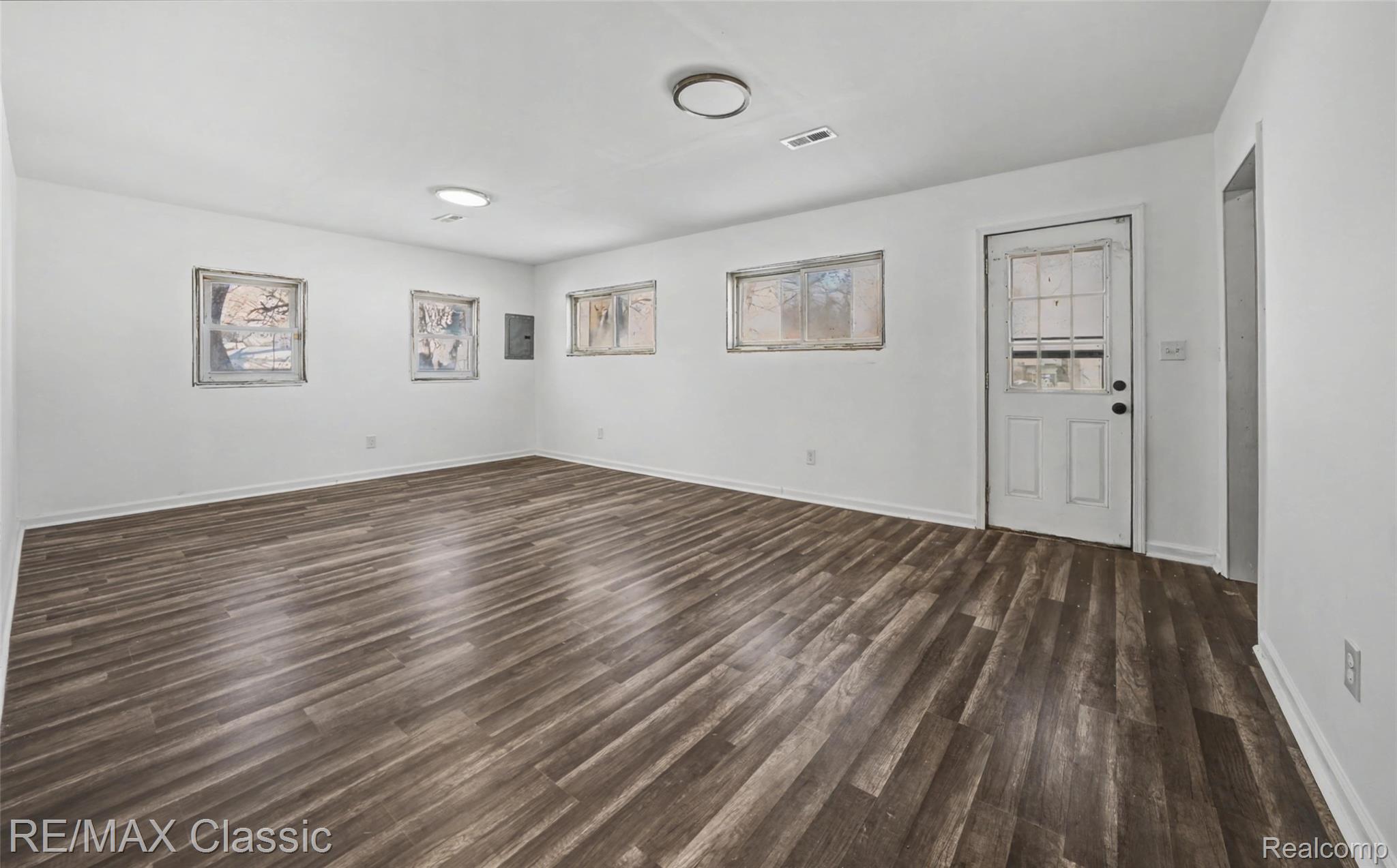 13849 Leonard Avenue Property Photo 17