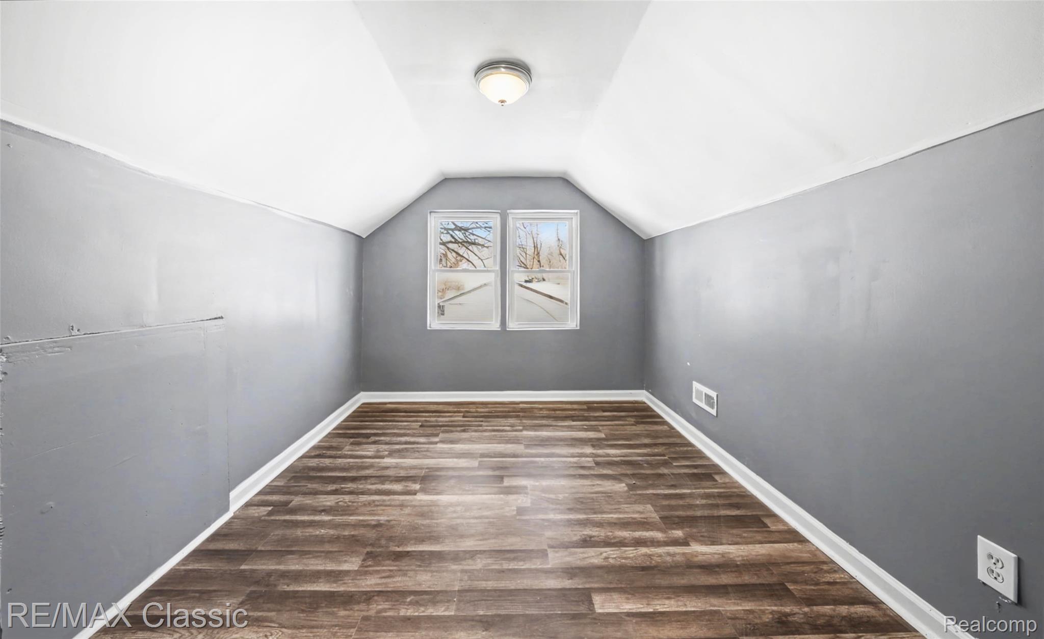 13849 Leonard Avenue Property Photo 20