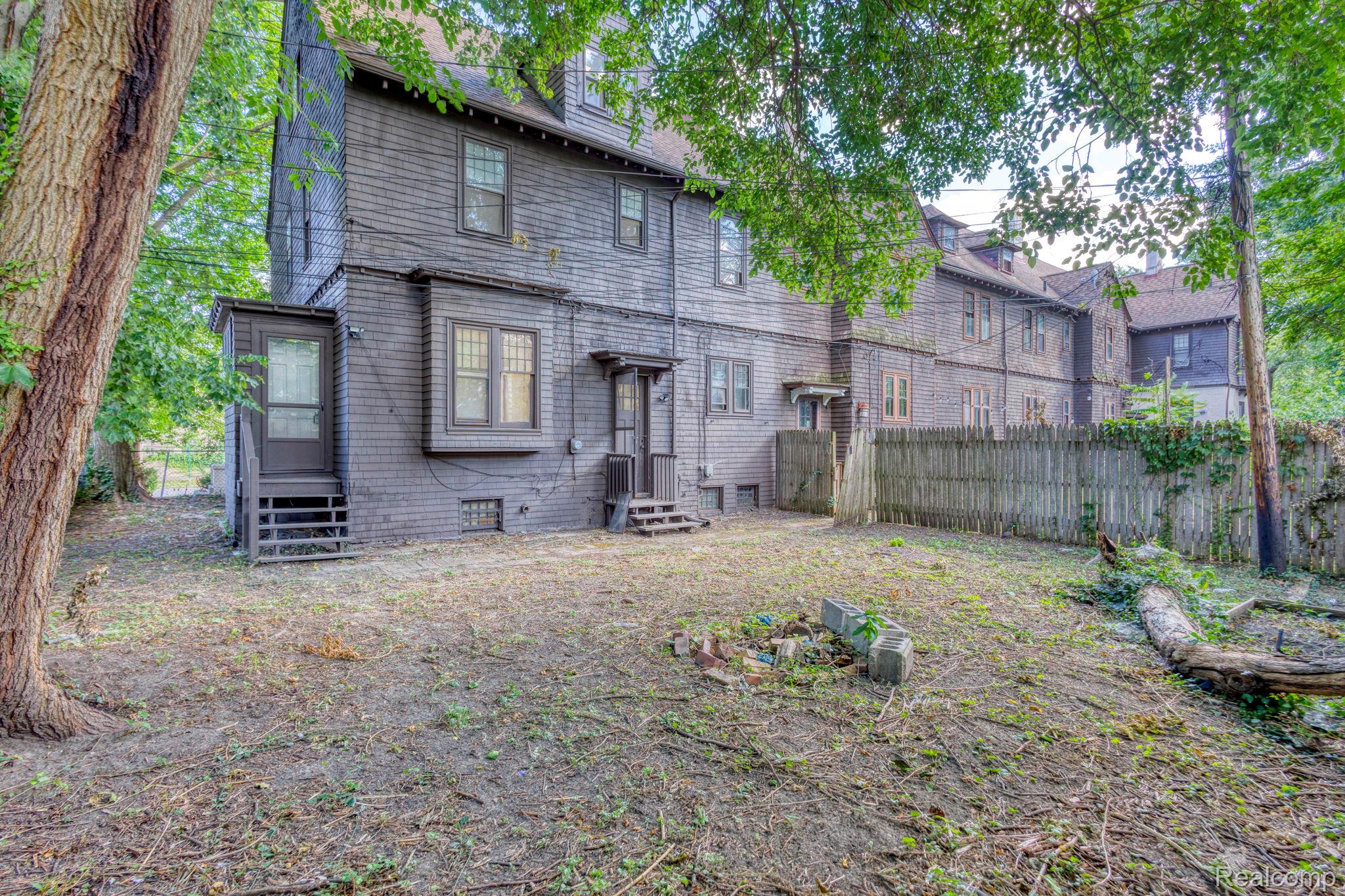 8129 E Lafayette Street Property Photo 5