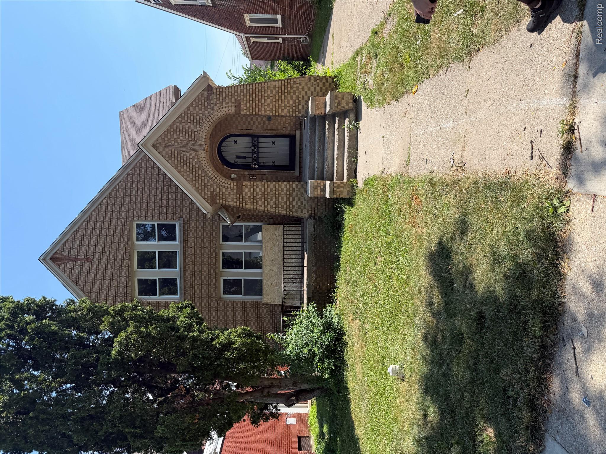 14720 Winthrop Street Property Photo 1