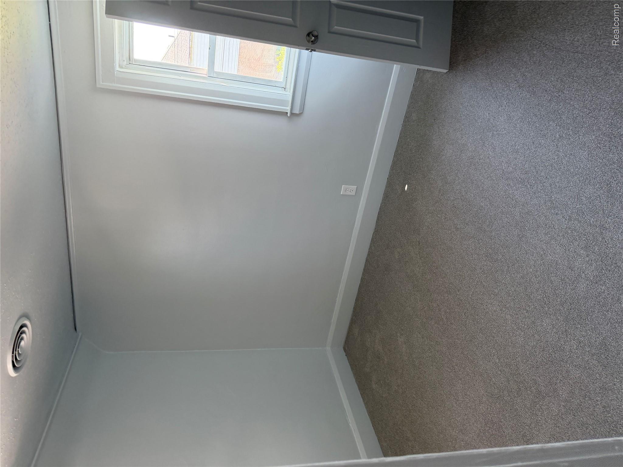 14720 Winthrop Street Property Photo 11