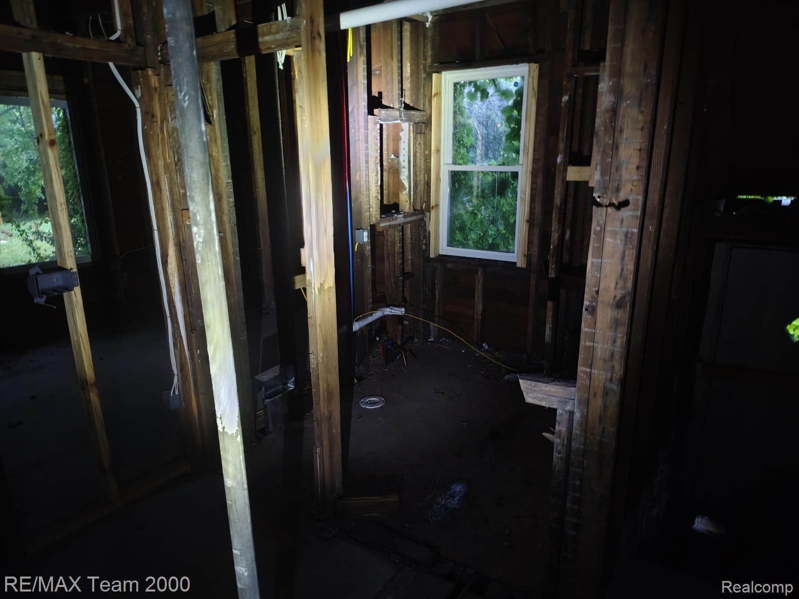 3262 Tuxedo Street Property Photo 5