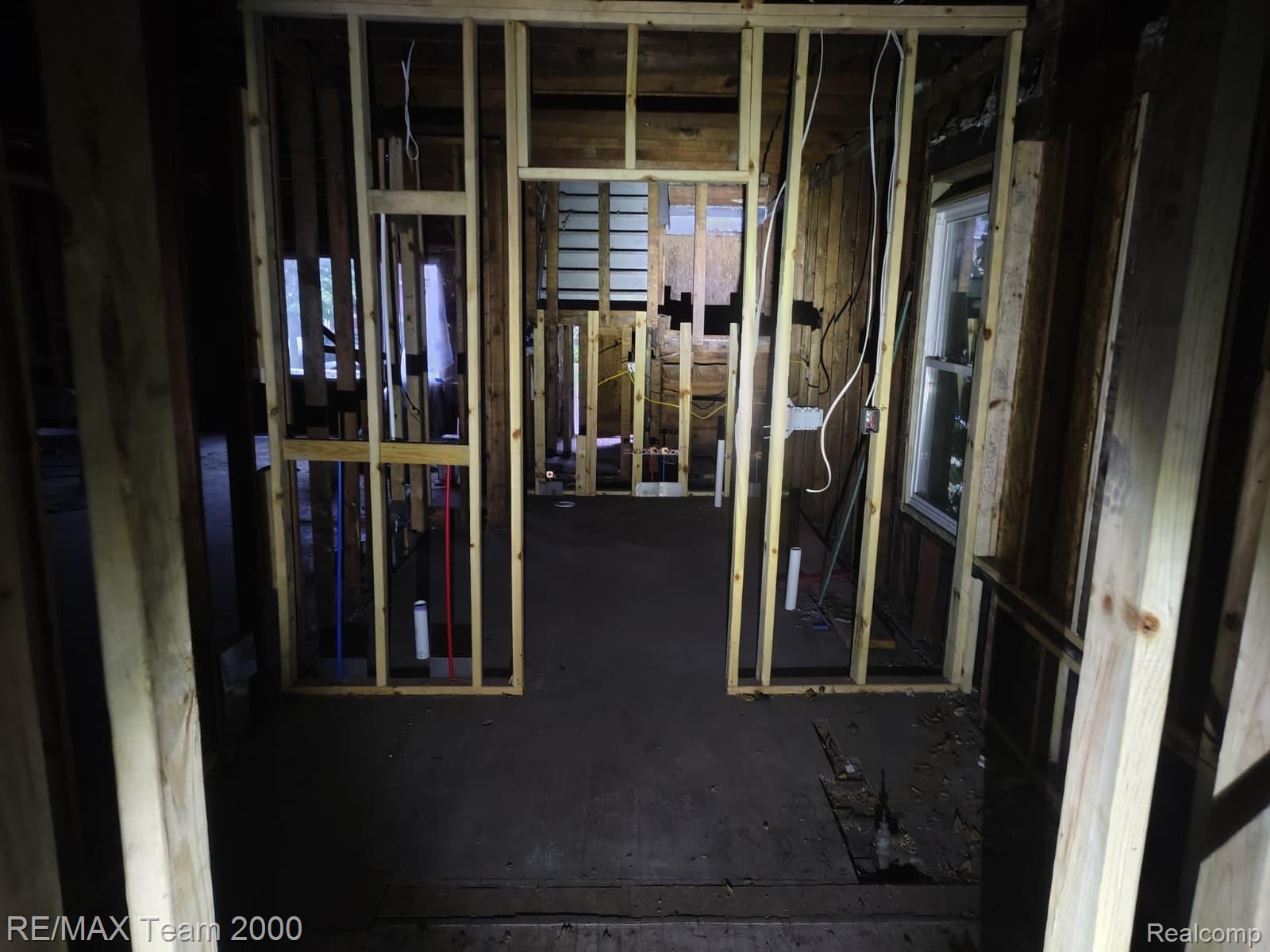 3262 Tuxedo Street Property Photo 6