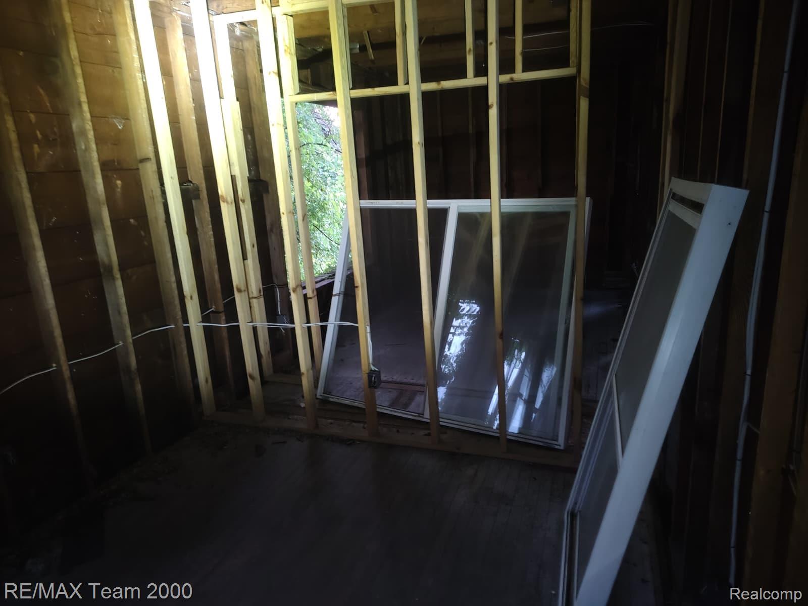 3262 Tuxedo Street Property Photo 13
