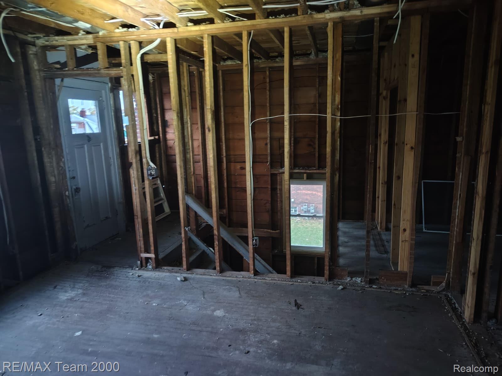 3262 Tuxedo Street Property Photo 17