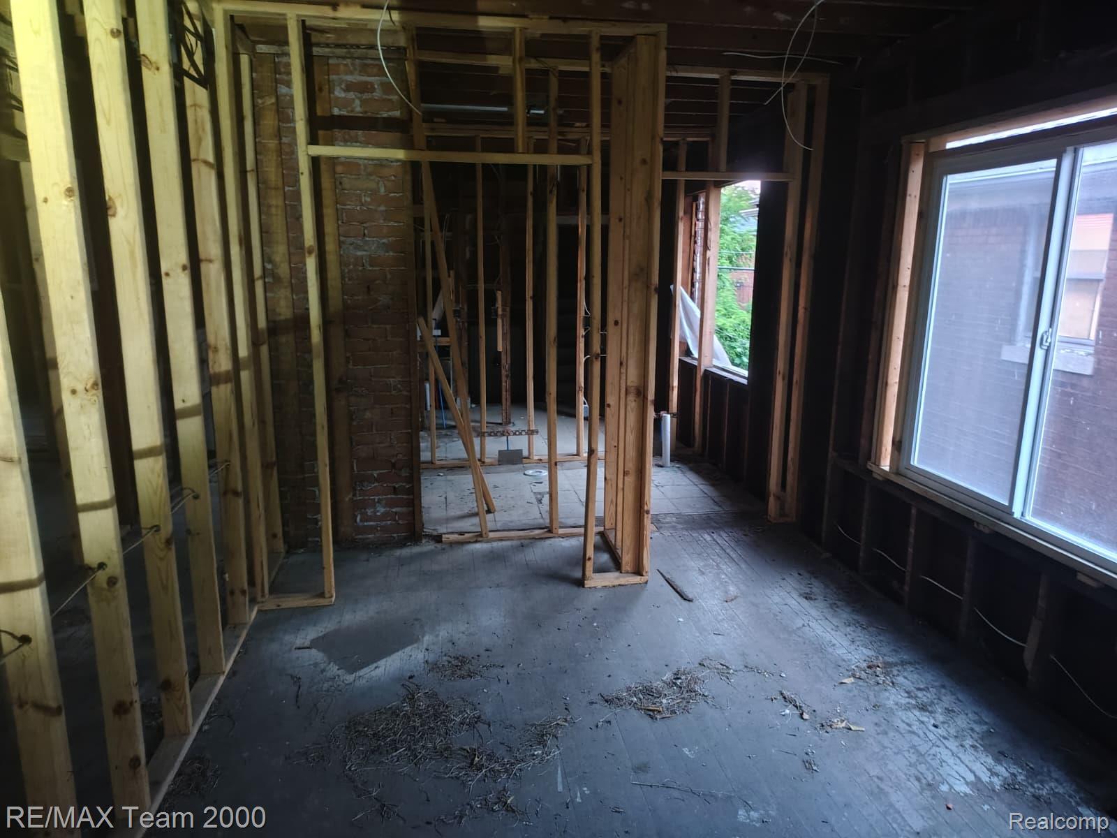 3262 Tuxedo Street Property Photo 19