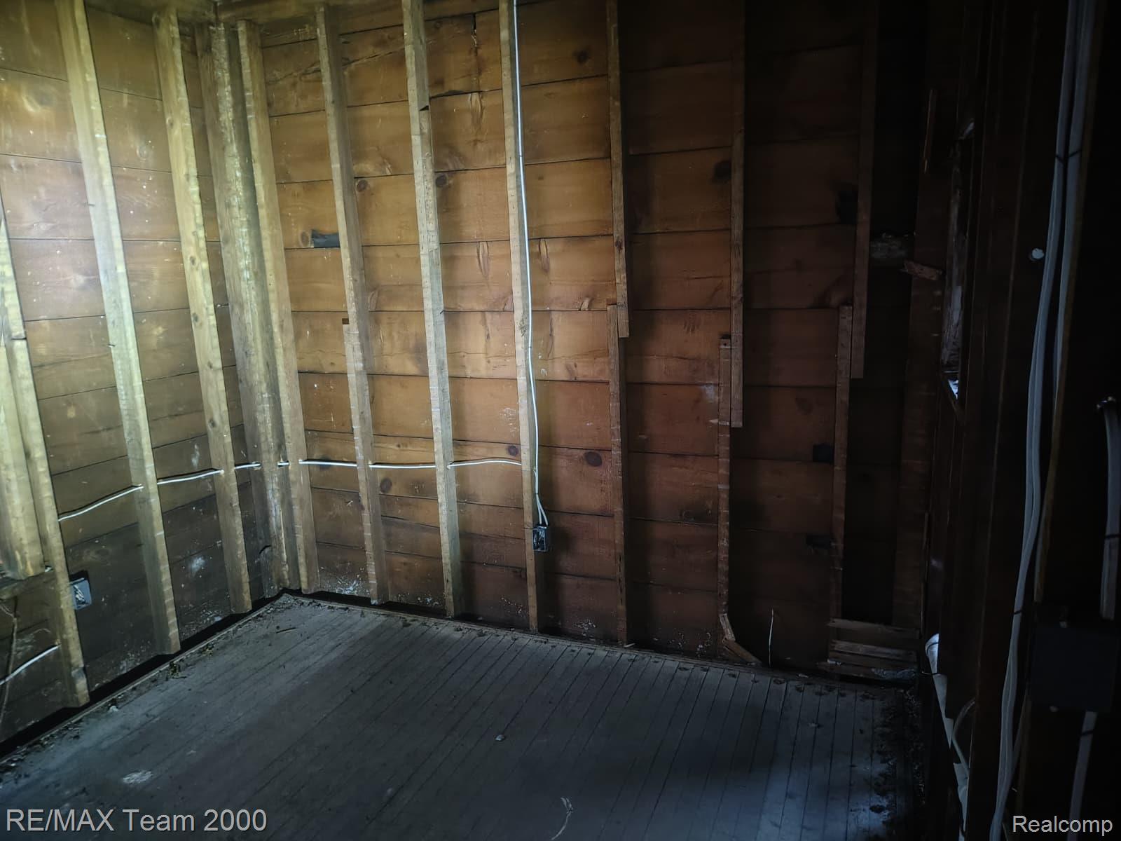 3262 Tuxedo Street Property Photo 25