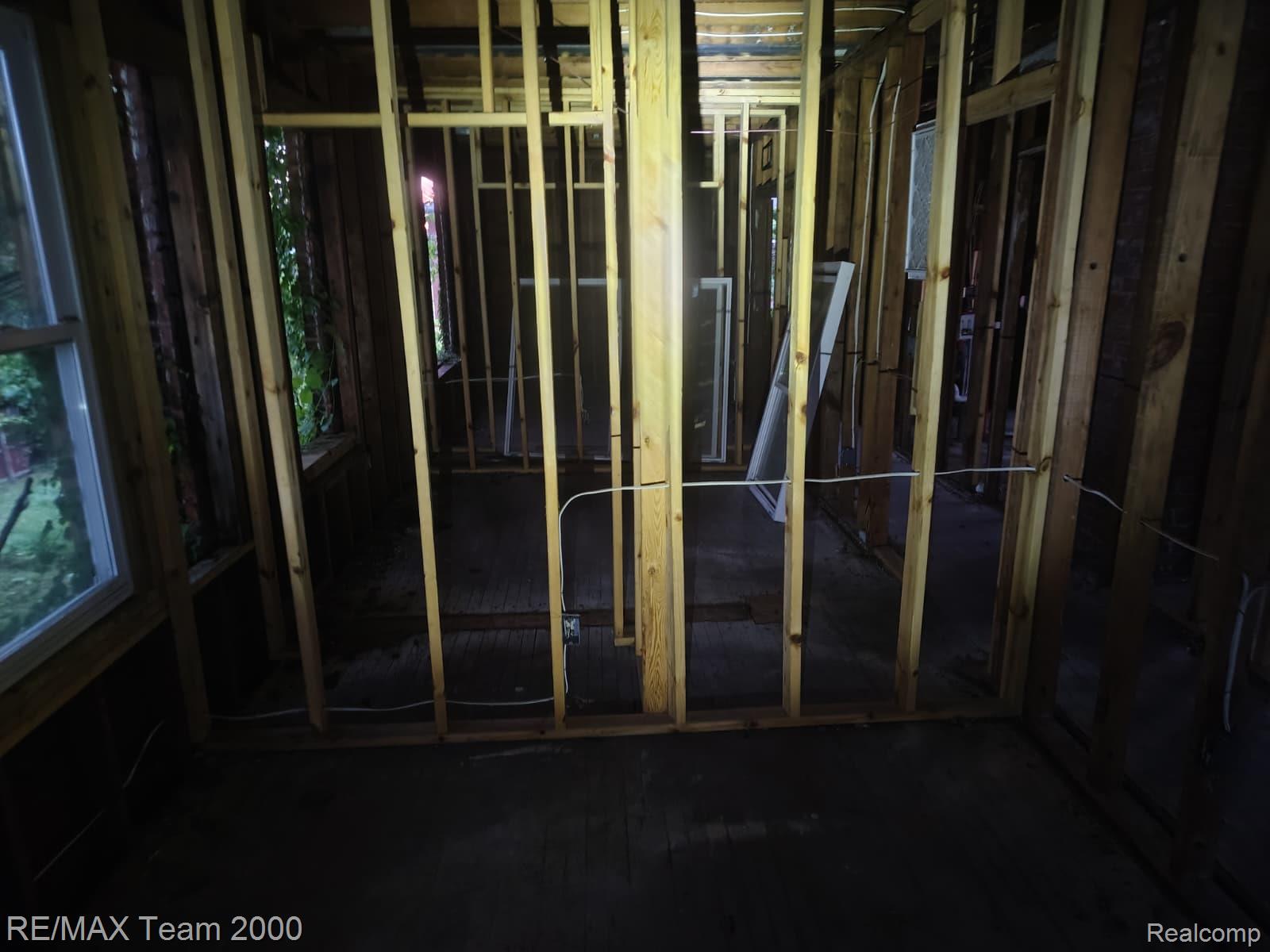 3262 Tuxedo Street Property Photo 26