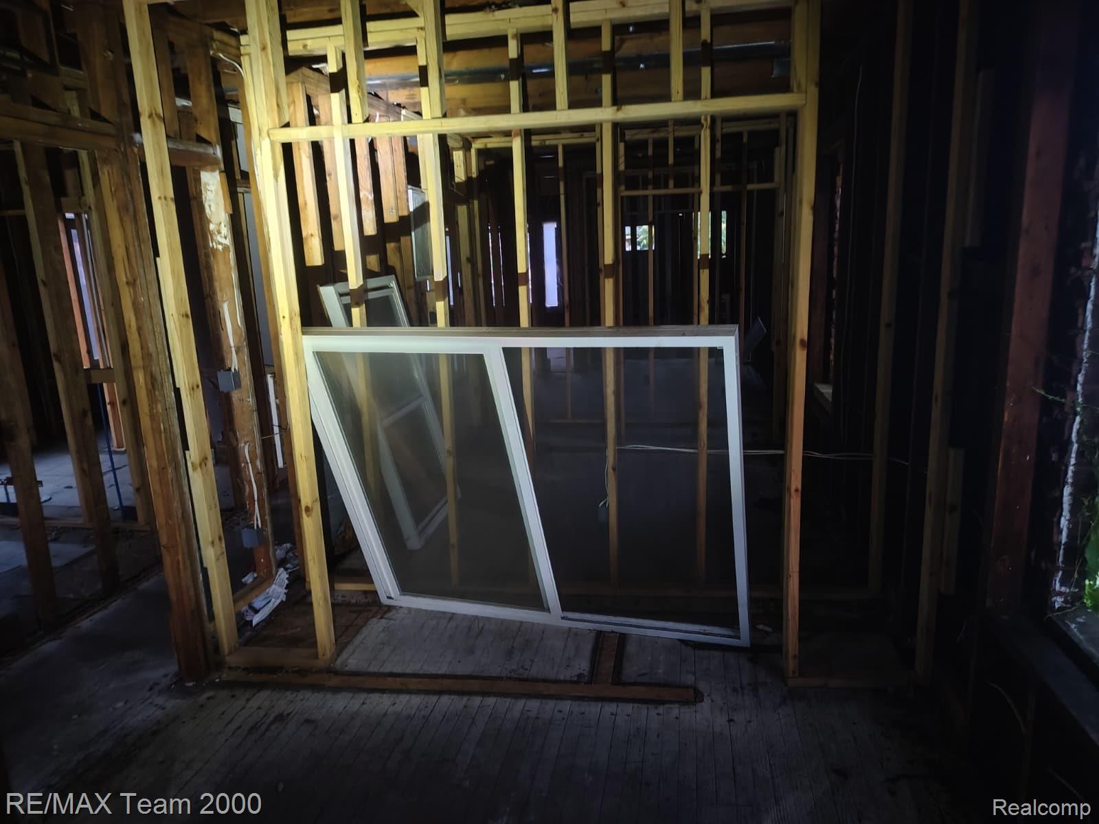 3262 Tuxedo Street Property Photo 27