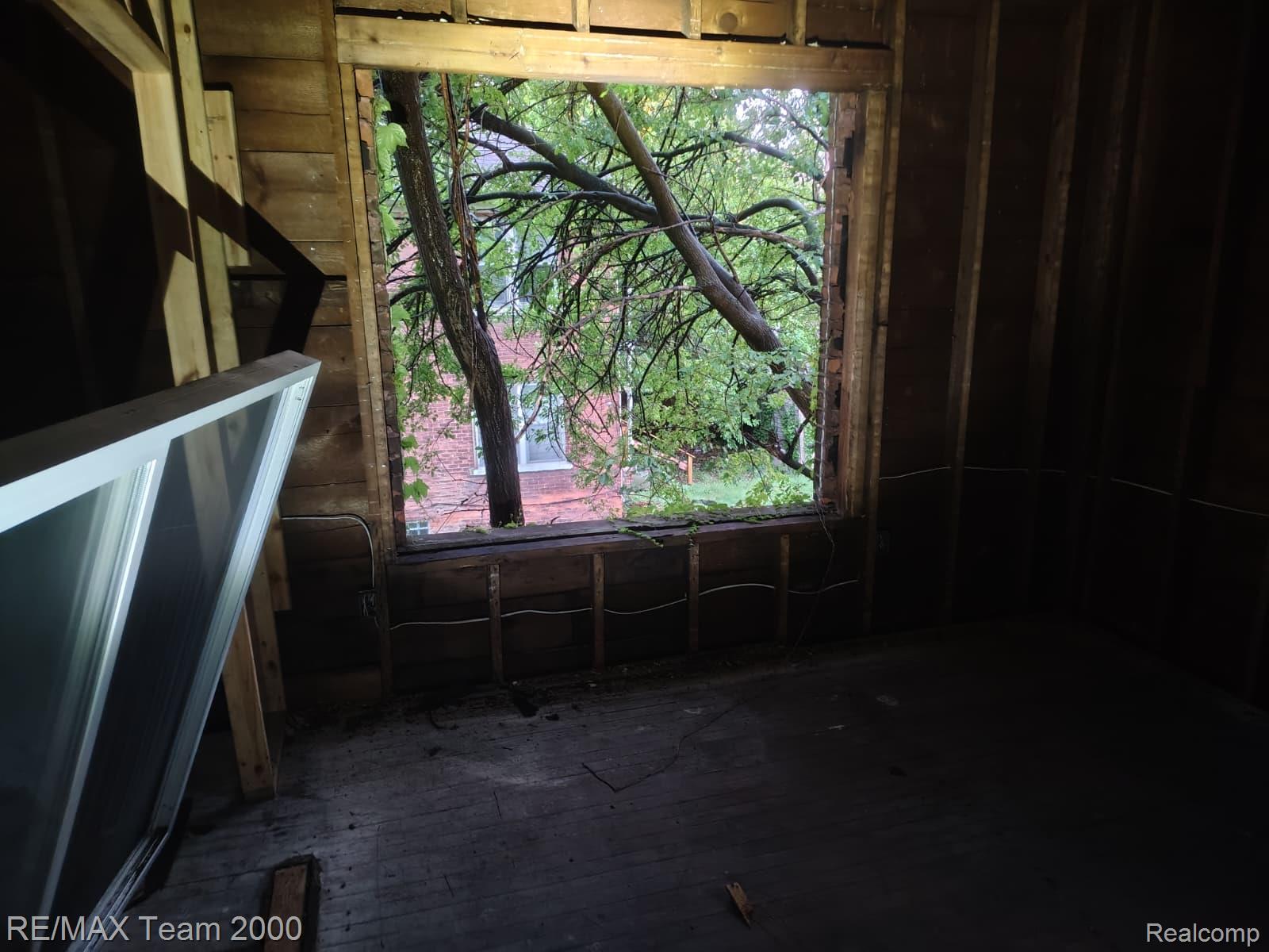 3262 Tuxedo Street Property Photo 28