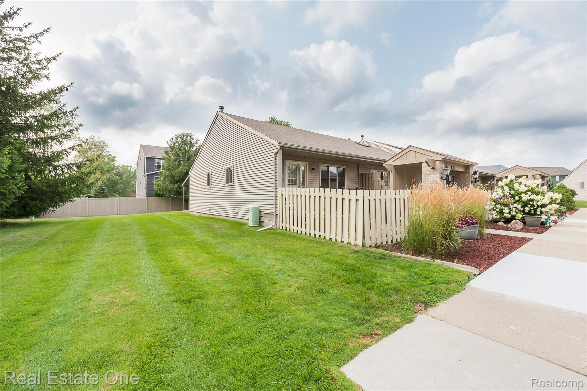 62622 Raleigh Court 1 Property Photo 3