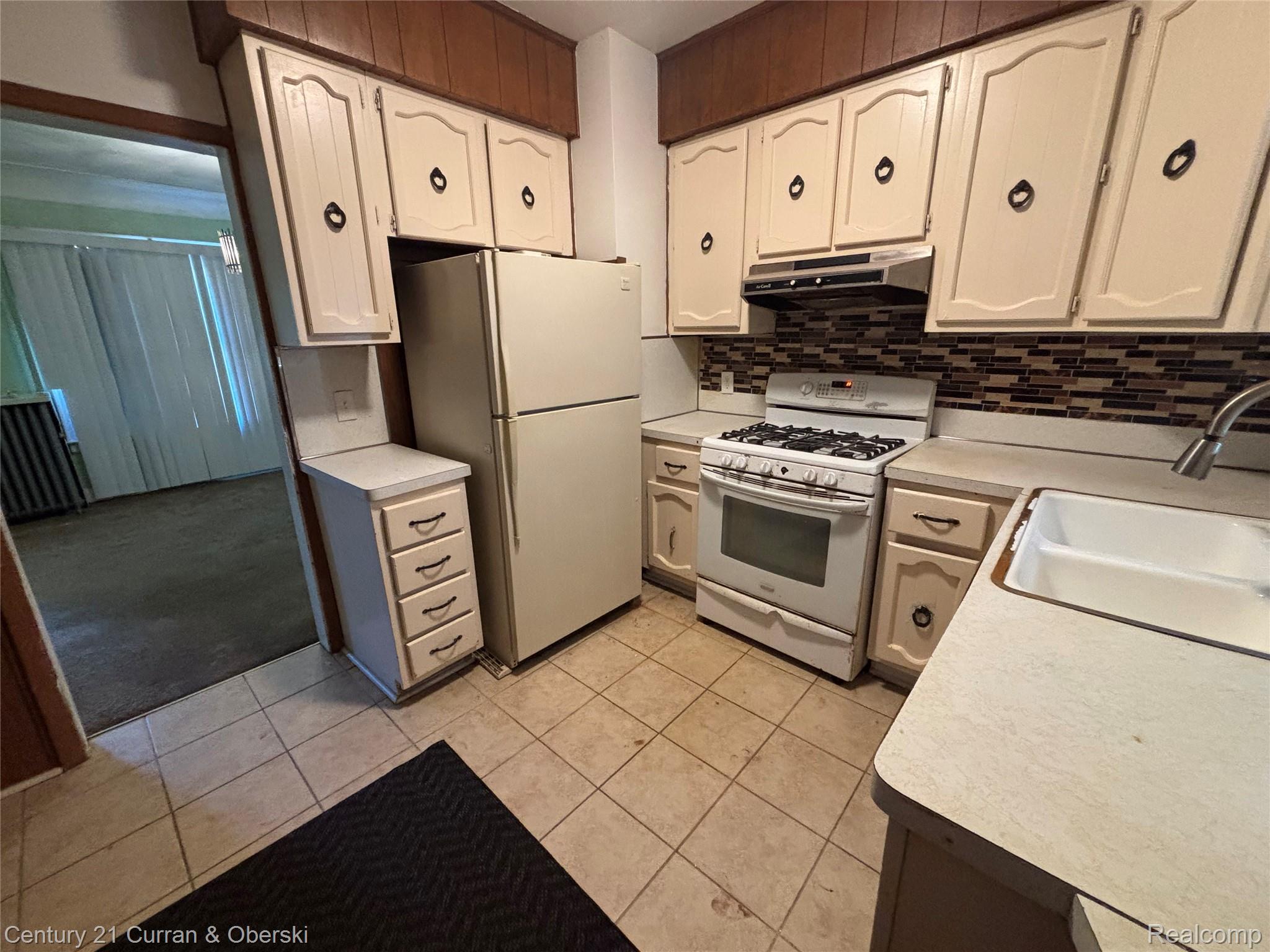 3237 Calvert Street Property Photo 2