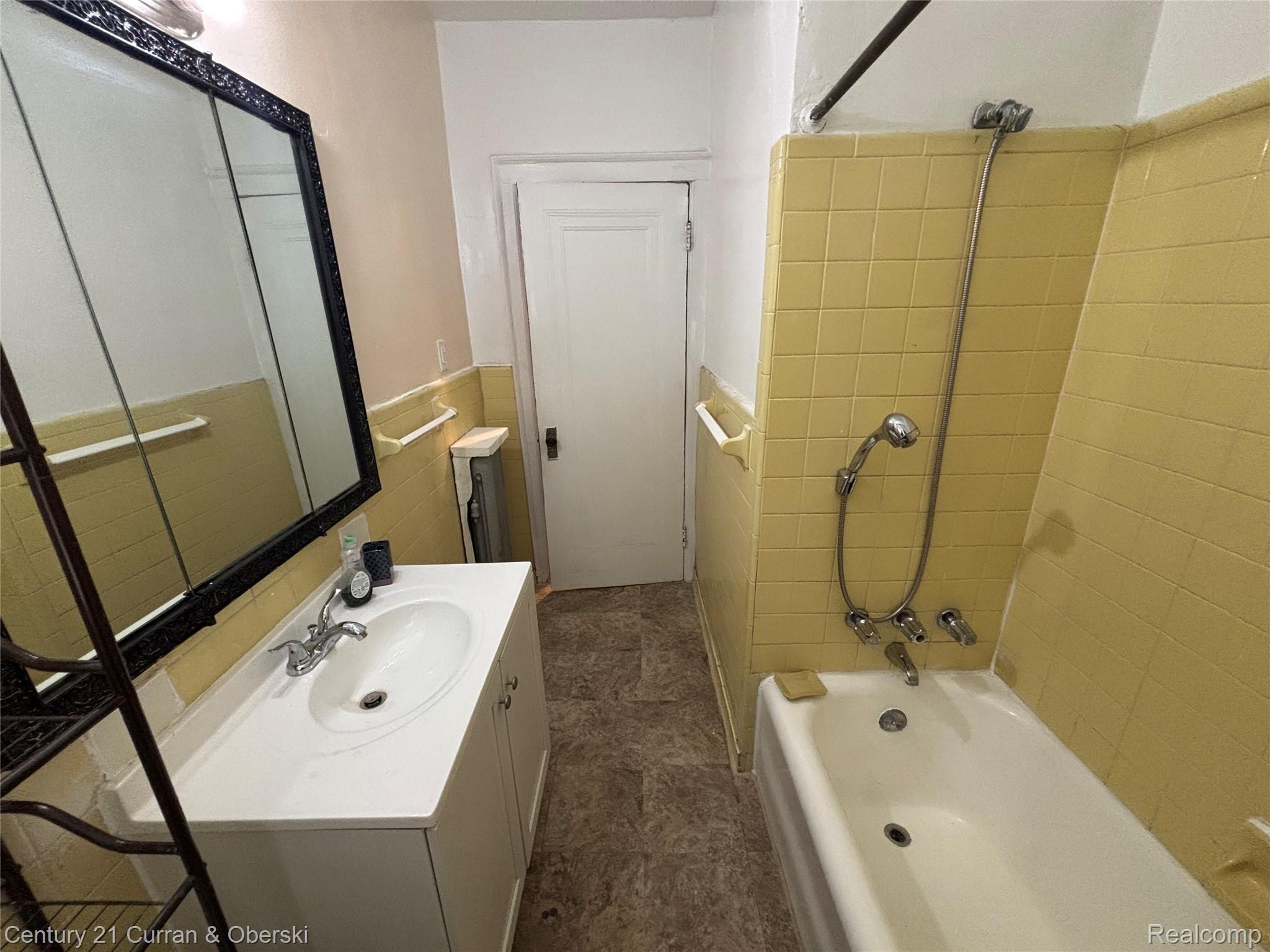 3237 Calvert Street Property Photo 10
