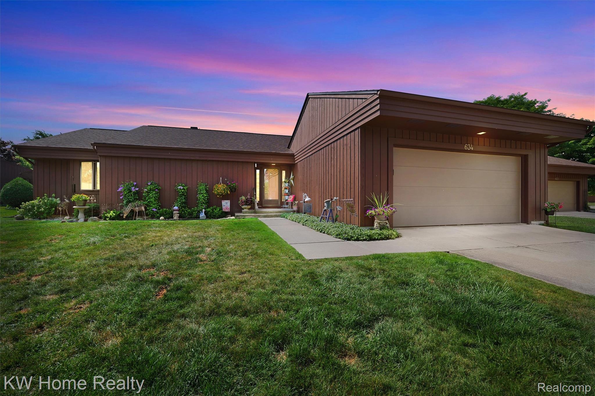 634 Applegate Lane Property Photo 1