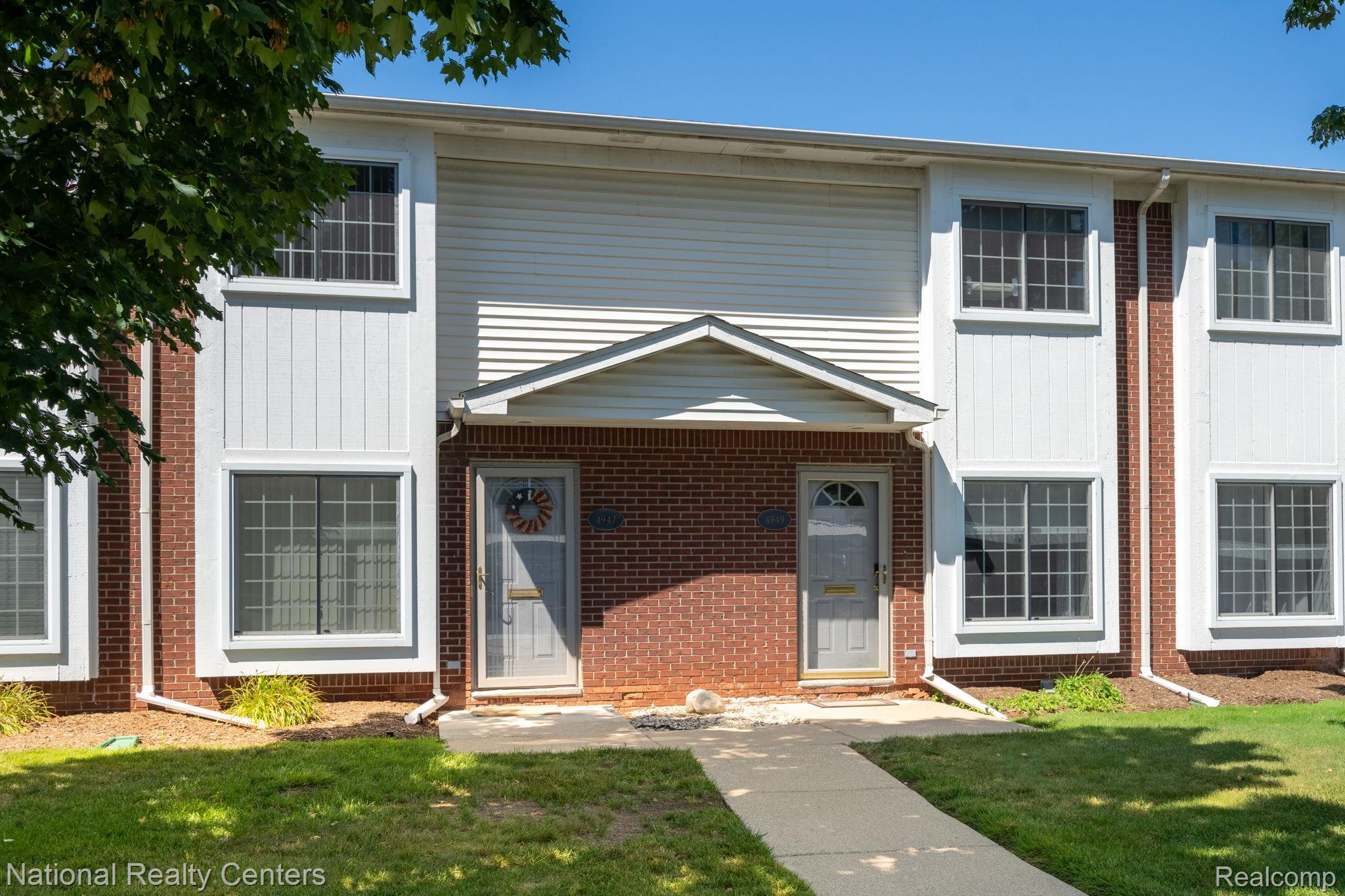 4949 Crooks Road Property Photo 1