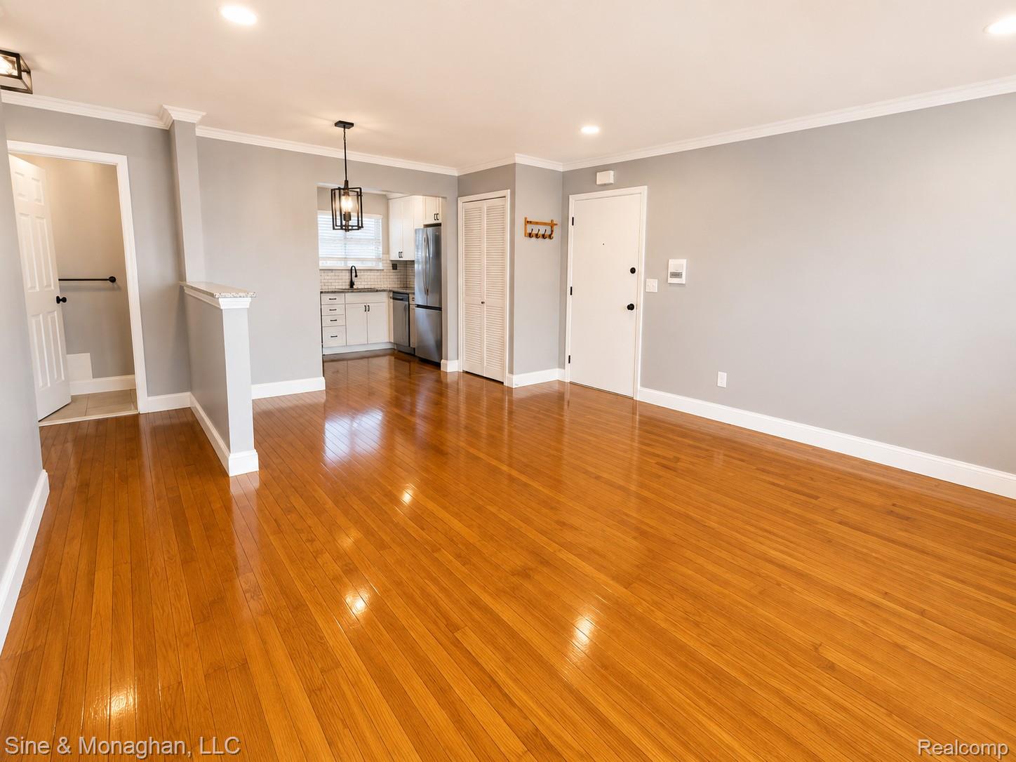 433 Miller Avenue 203 Property Photo 3