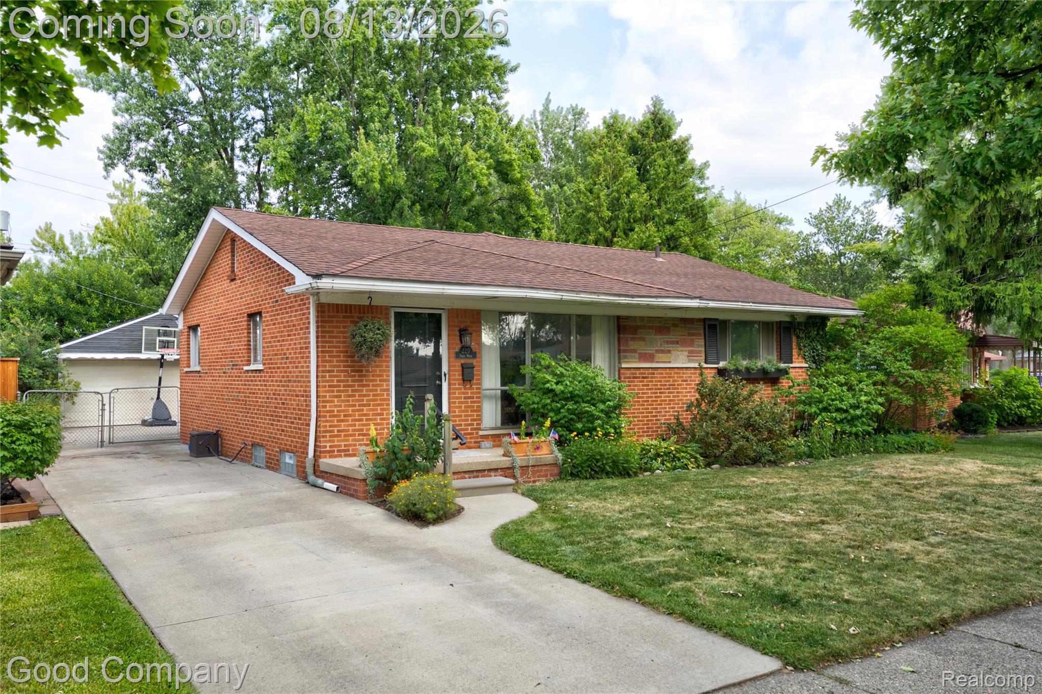 220 N Webik Avenue Property Photo 1