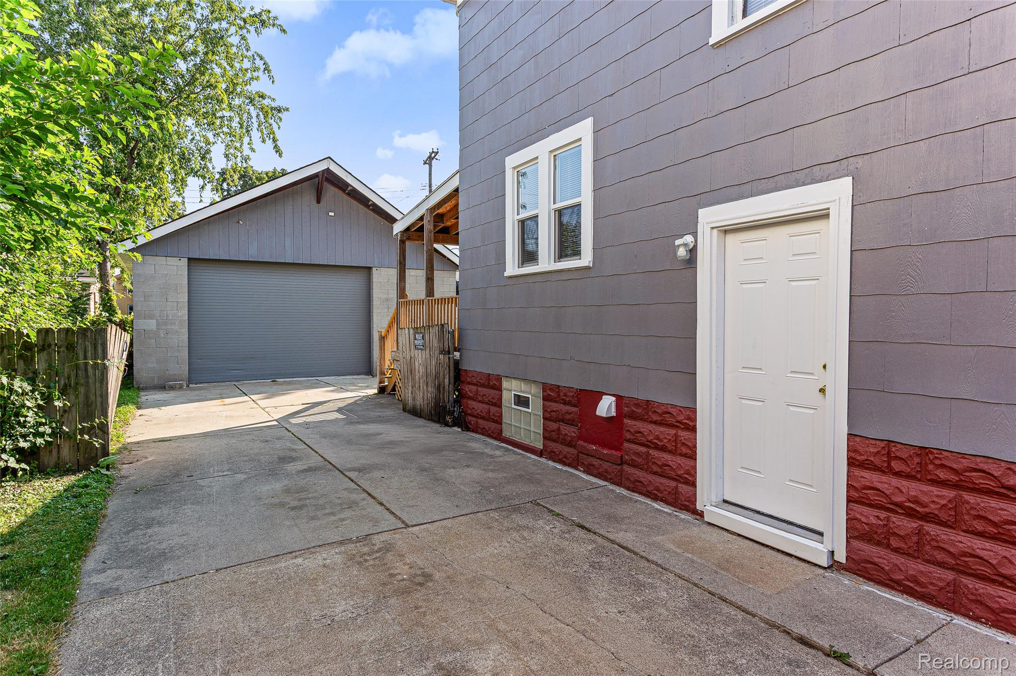 107 Elm Street Property Photo 4