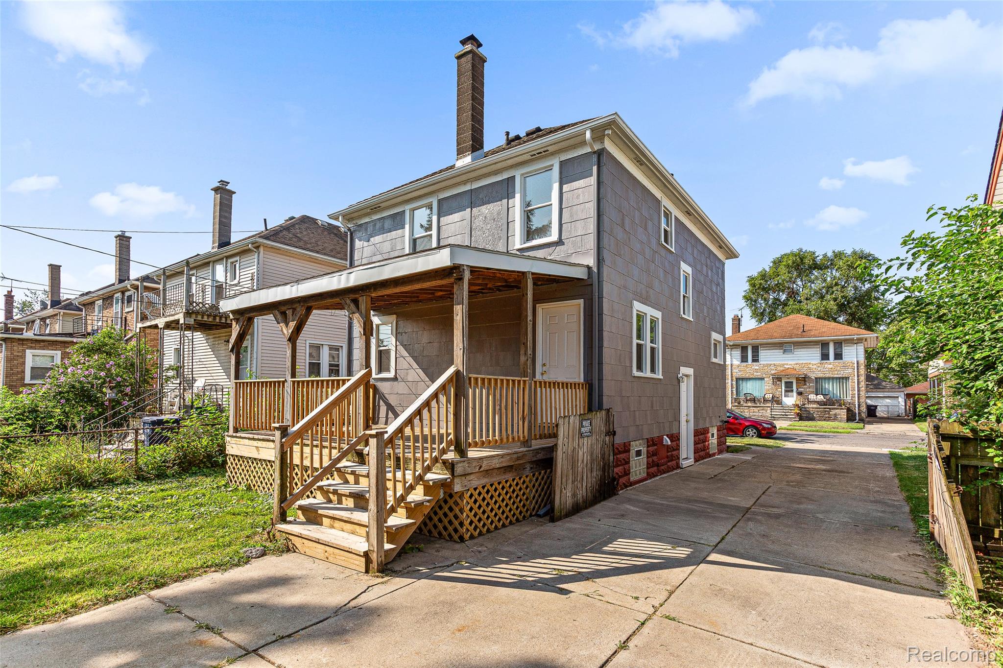107 Elm Street Property Photo 8