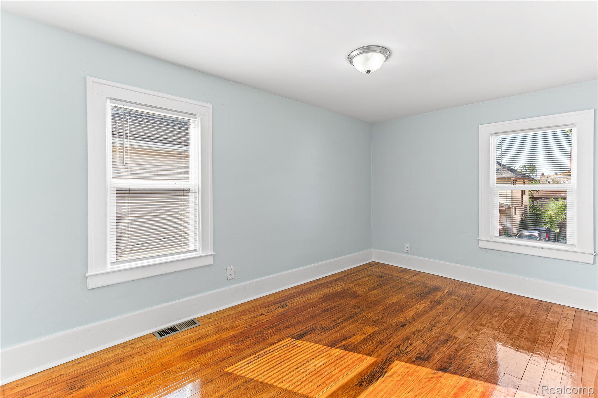 107 Elm Street Property Photo 22