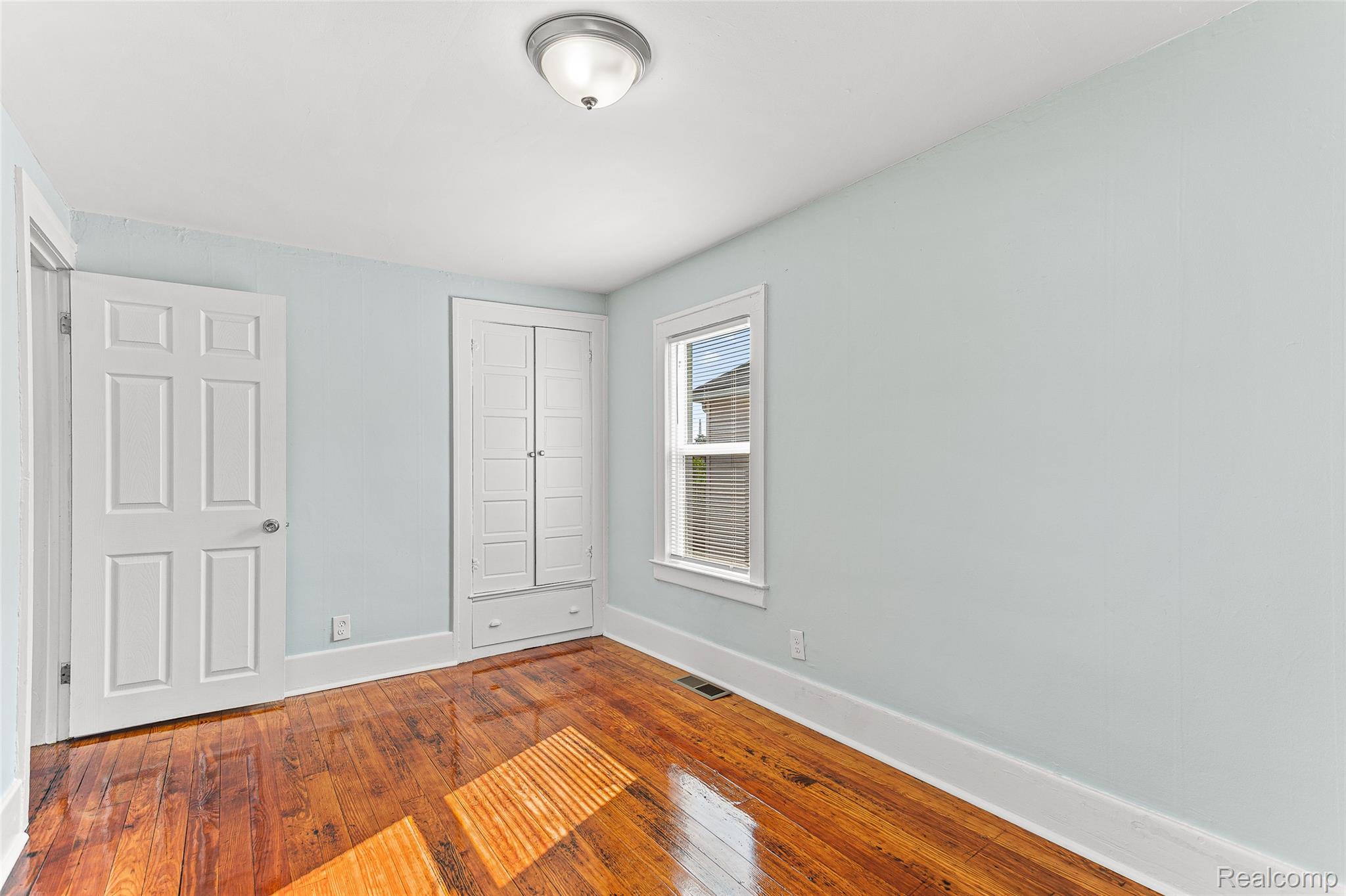 107 Elm Street Property Photo 23