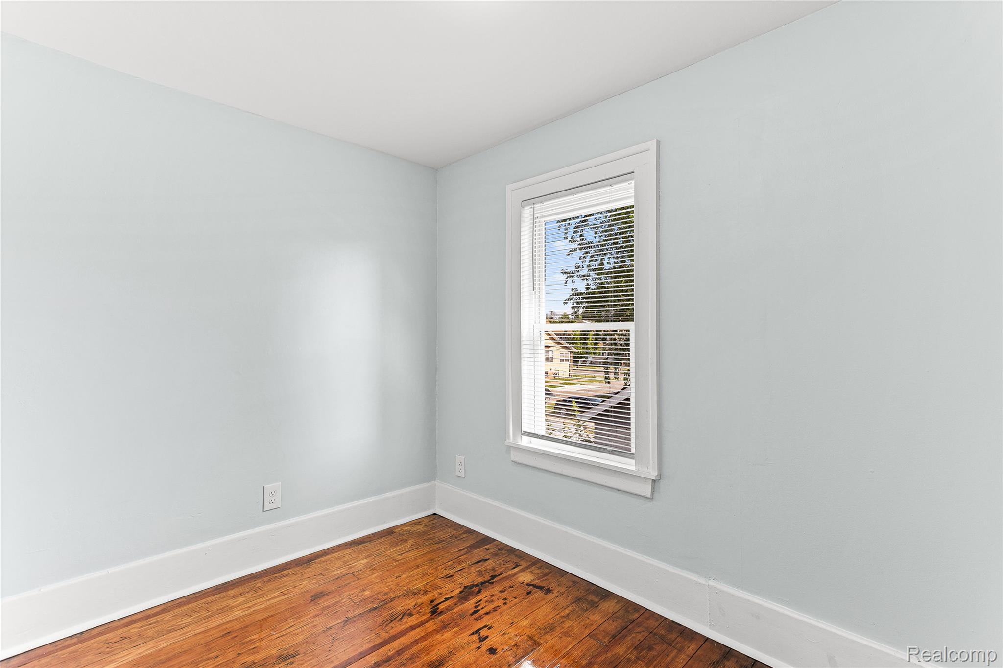 107 Elm Street Property Photo 27
