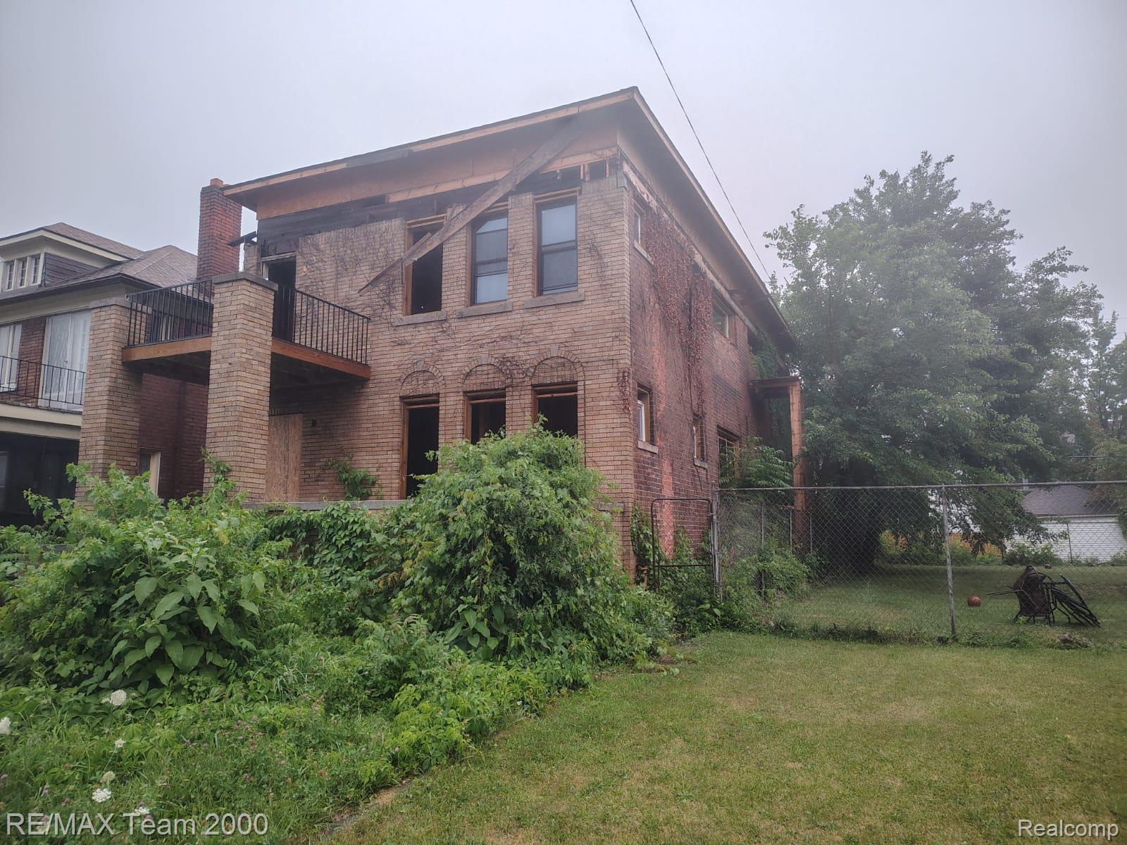 3243 Tuxedo Drive Property Photo 2