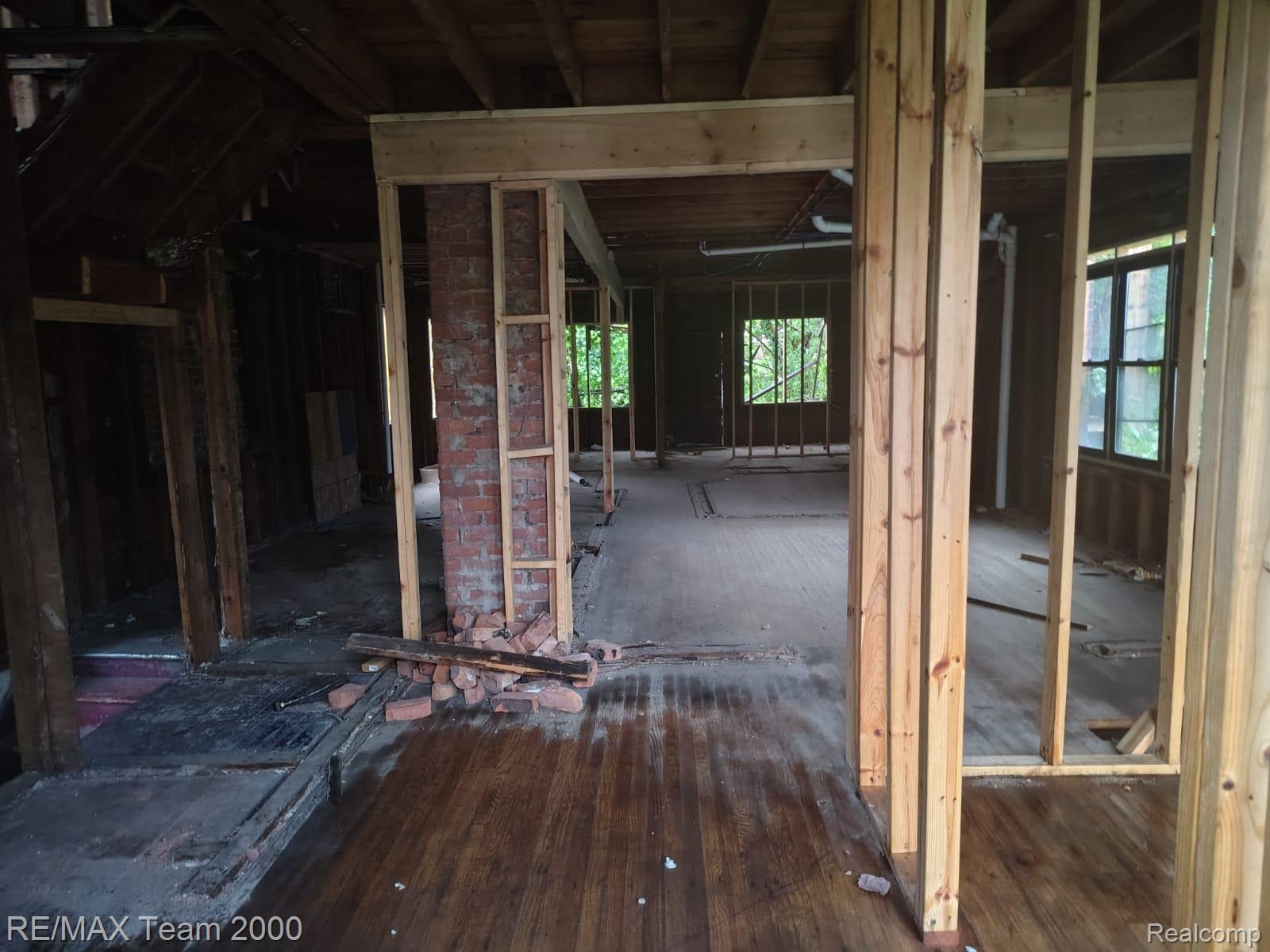 3243 Tuxedo Drive Property Photo 4