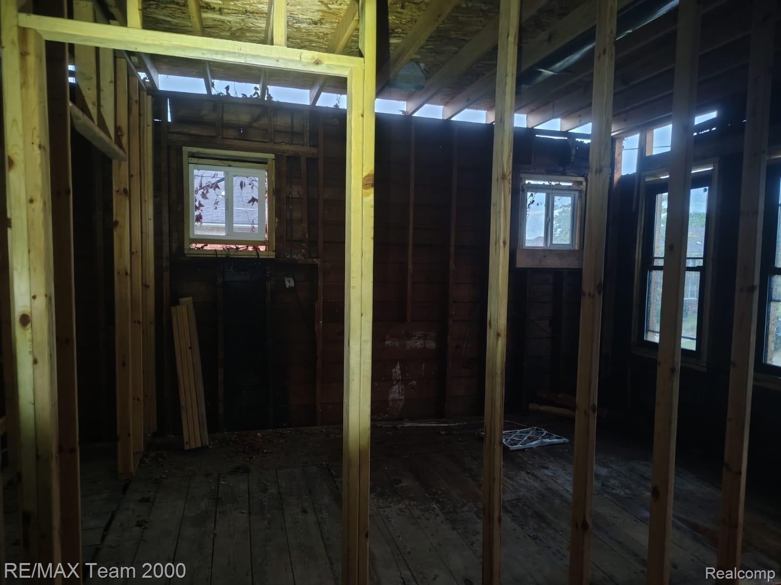 3243 Tuxedo Drive Property Photo 9