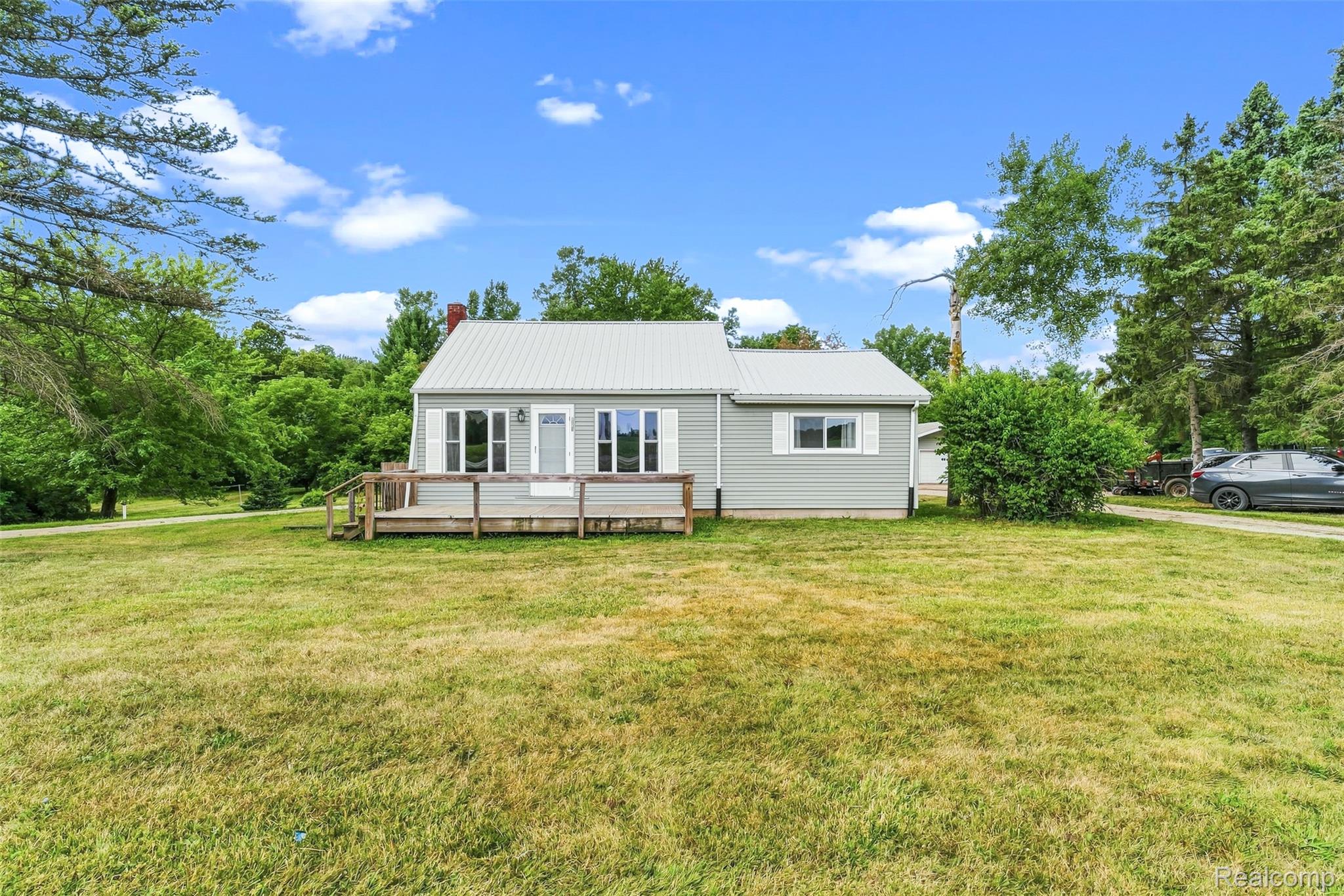 6163 N State Road Property Photo 8
