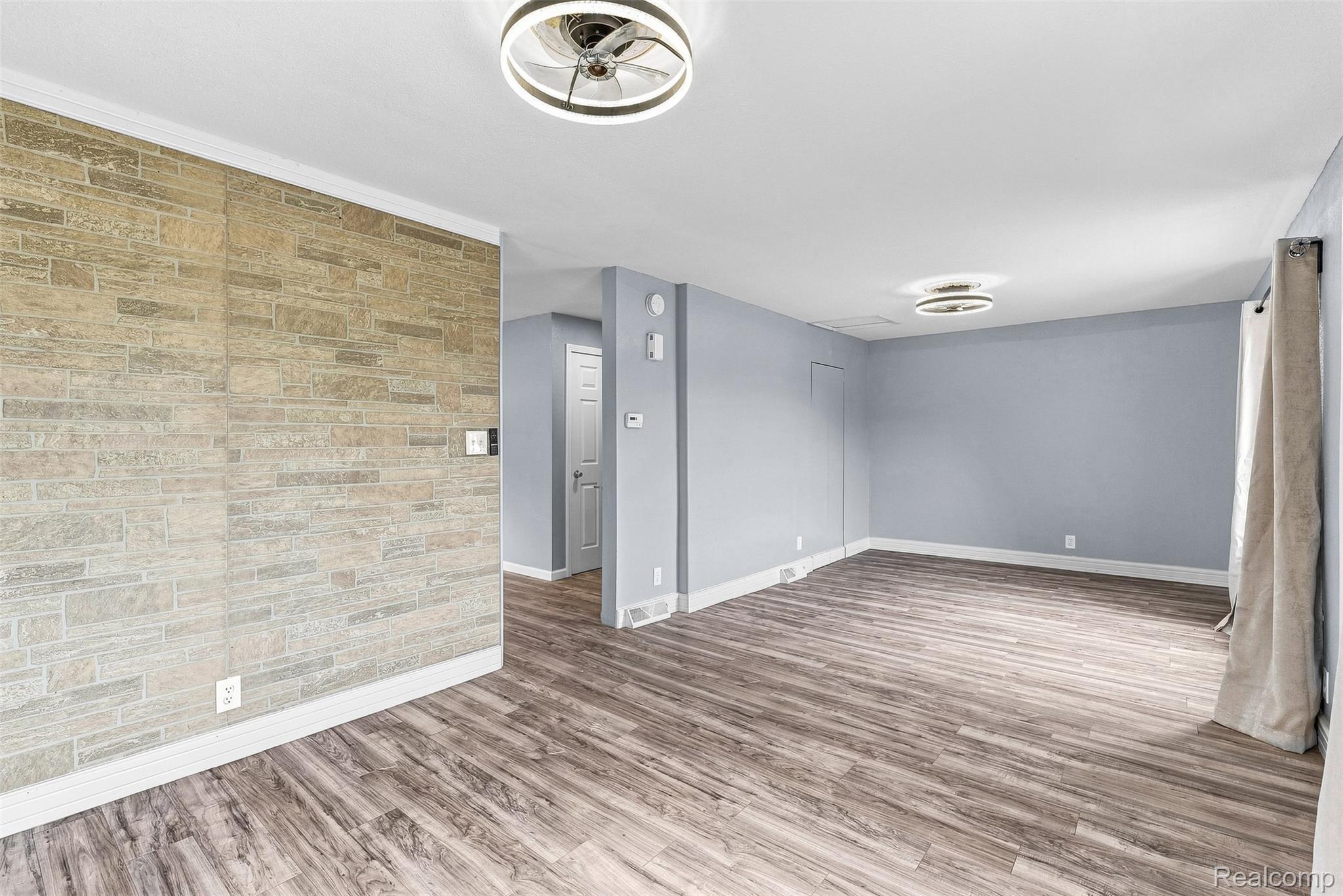 6163 N State Road Property Photo 14