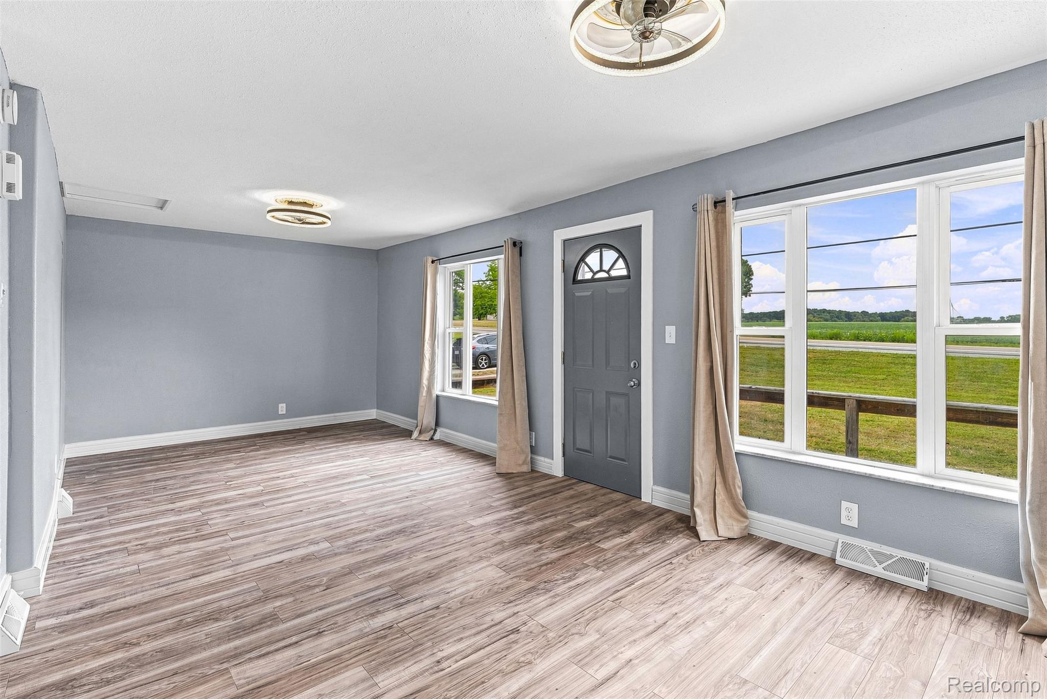 6163 N State Road Property Photo 15
