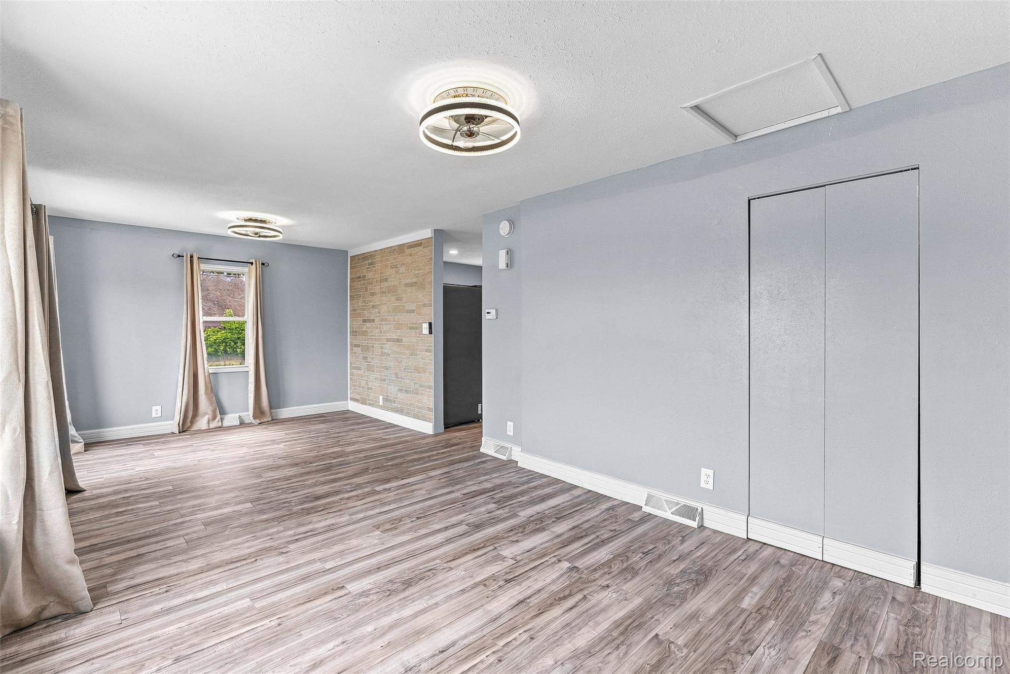 6163 N State Road Property Photo 16