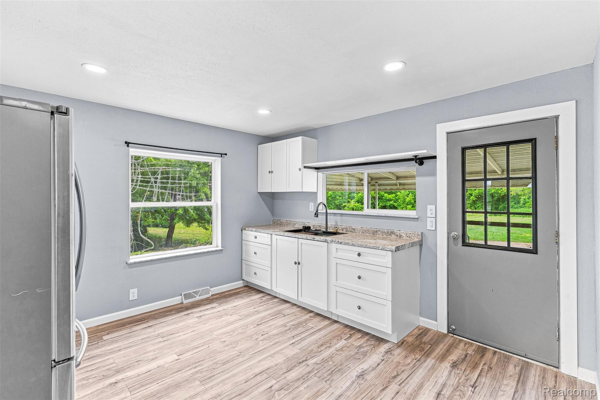 6163 N State Road Property Photo 18