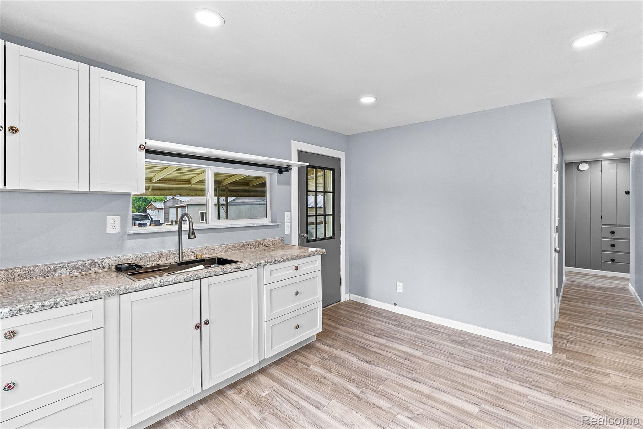 6163 N State Road Property Photo 20