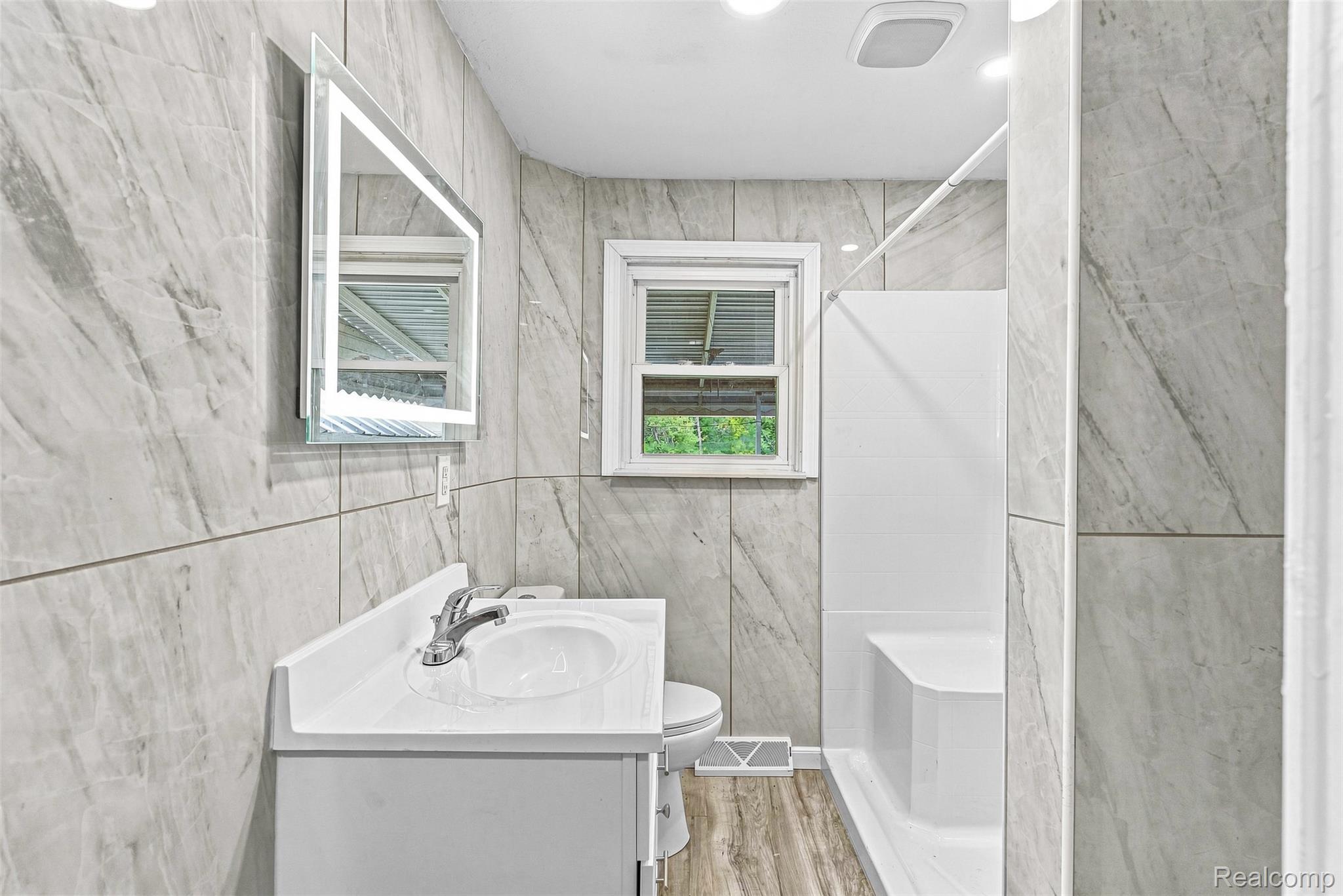 6163 N State Road Property Photo 22